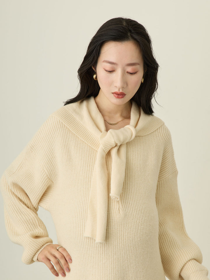 带围巾的连帽针织连衣裙，灰色