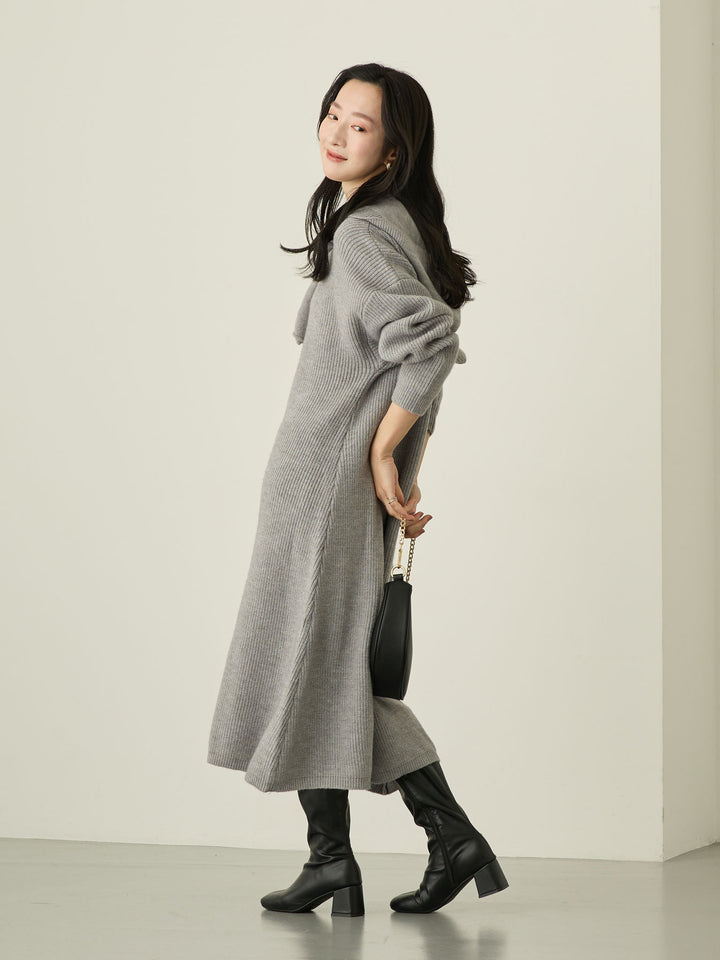 带围巾的连帽针织连衣裙，灰色
