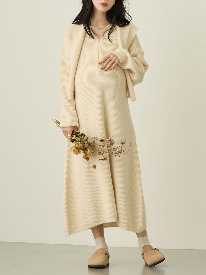 象牙色连帽针织连衣裙