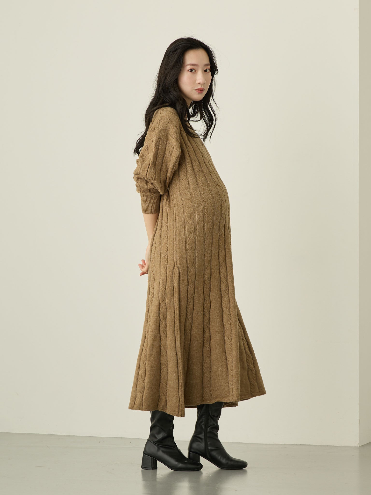 ケーブルニットワンピース Beige – honono for mom&baby