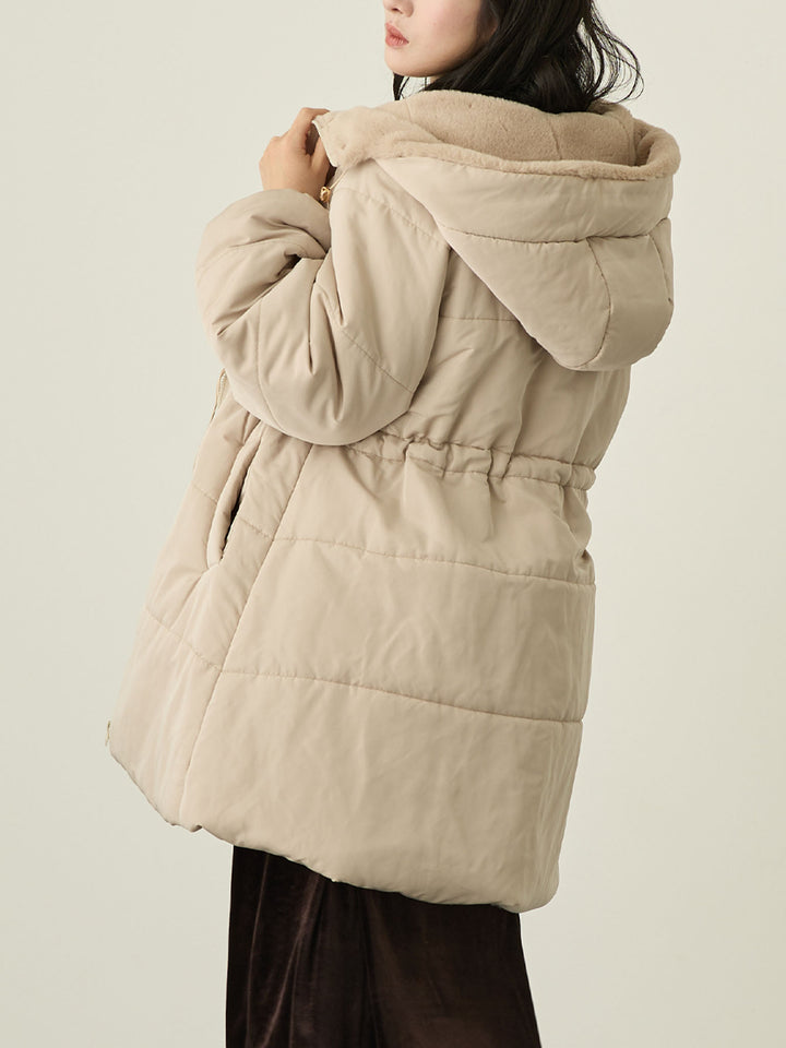 带鸭绒灰的衬垫外套