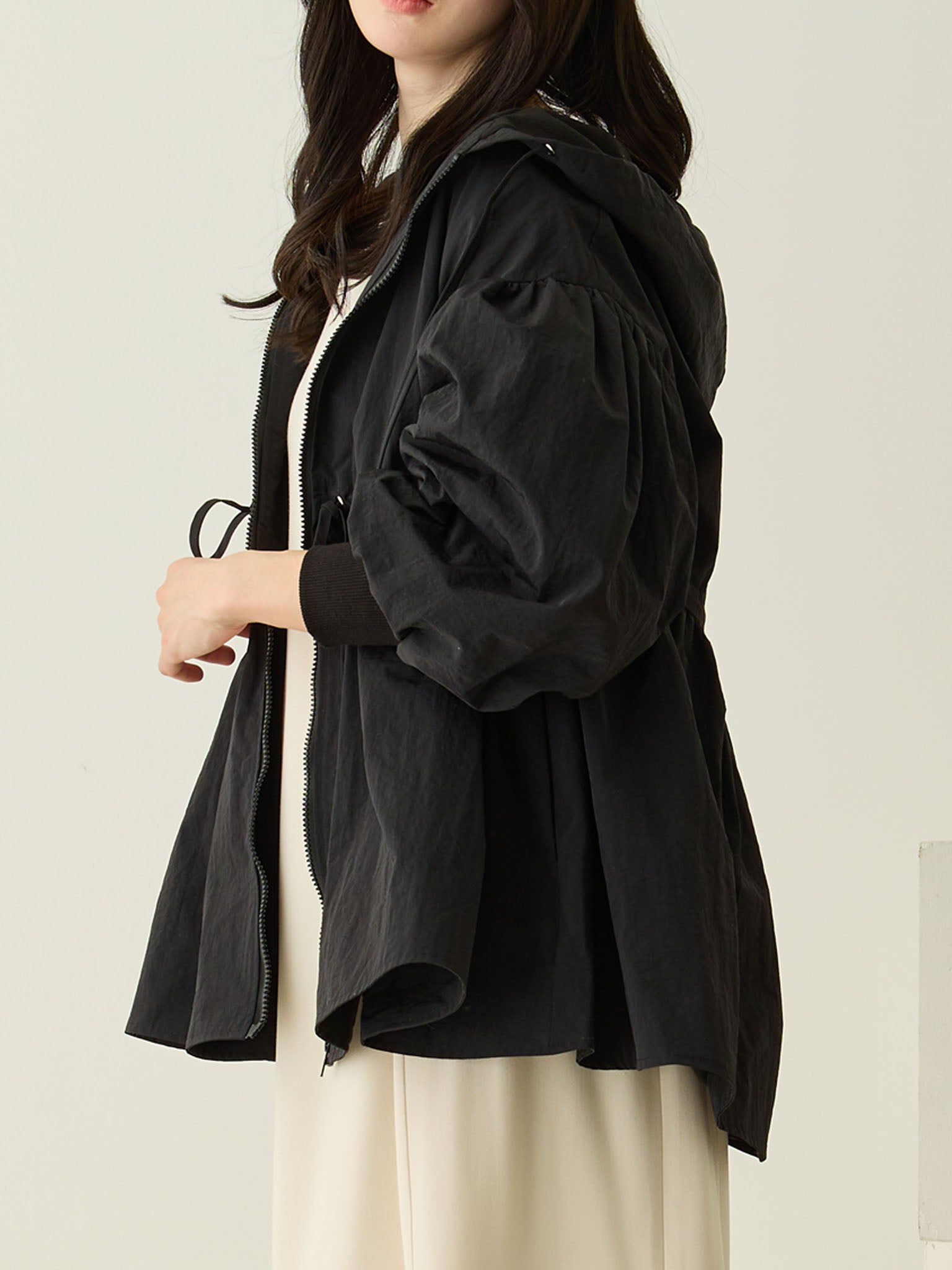 ダッカー付き　へプラムライトアウター　honono for Mom&Baby 撥水加工・ダッカー付きペプラムライトアウター Black – honono for