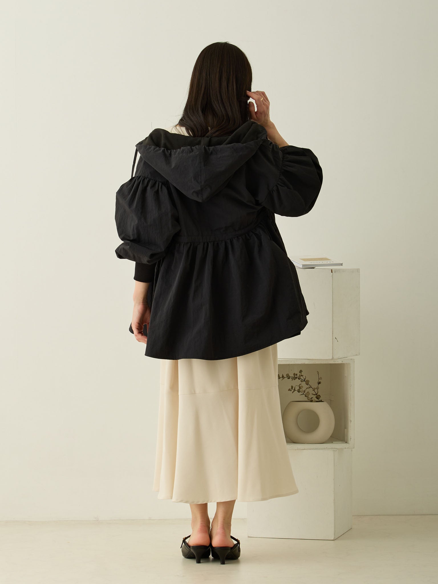 ダッカー付き　へプラムライトアウター　honono for Mom&Baby 撥水加工・ダッカー付きペプラムライトアウター Black – honono for