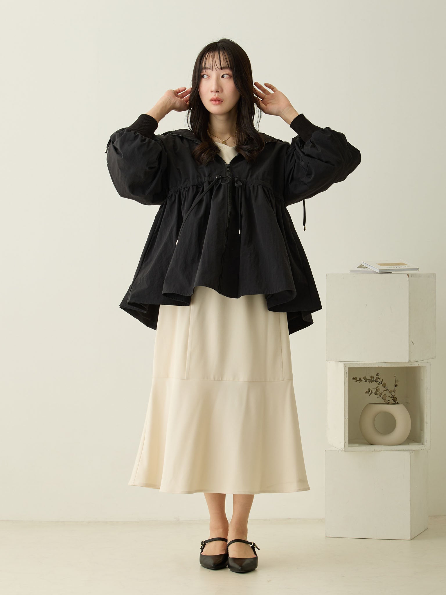 撥水加工・ダッカー付きペプラムライトアウター Black – honono for