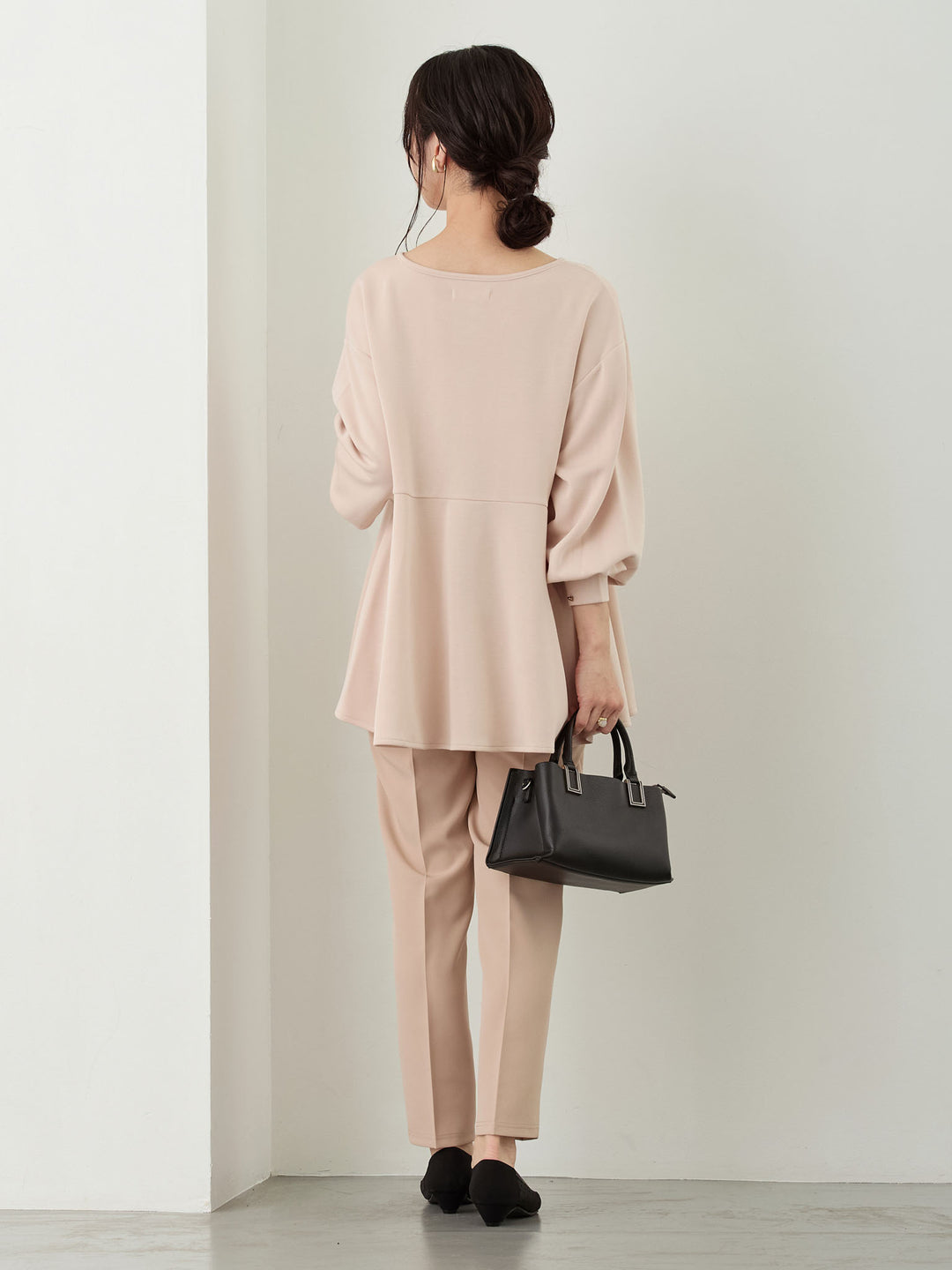 セレモニー対応・美脚見えマタニティテーパードパンツ Beige