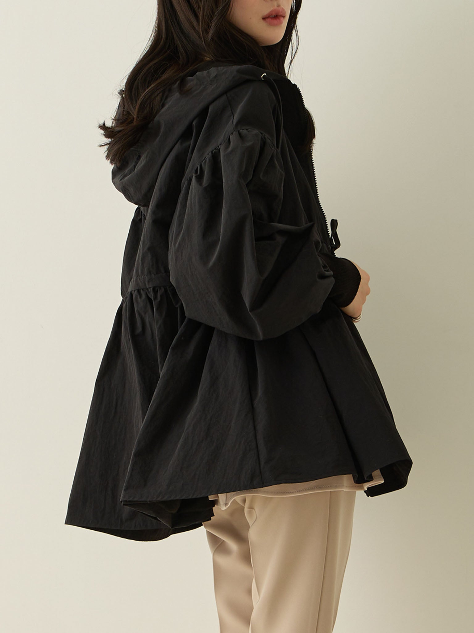 ダッカー付き　へプラムライトアウター　honono for Mom&Baby 撥水加工・ダッカー付きペプラムライトアウター Black – honono for