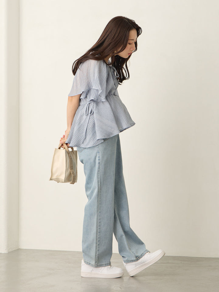 浅蓝色薄款牛仔长裤