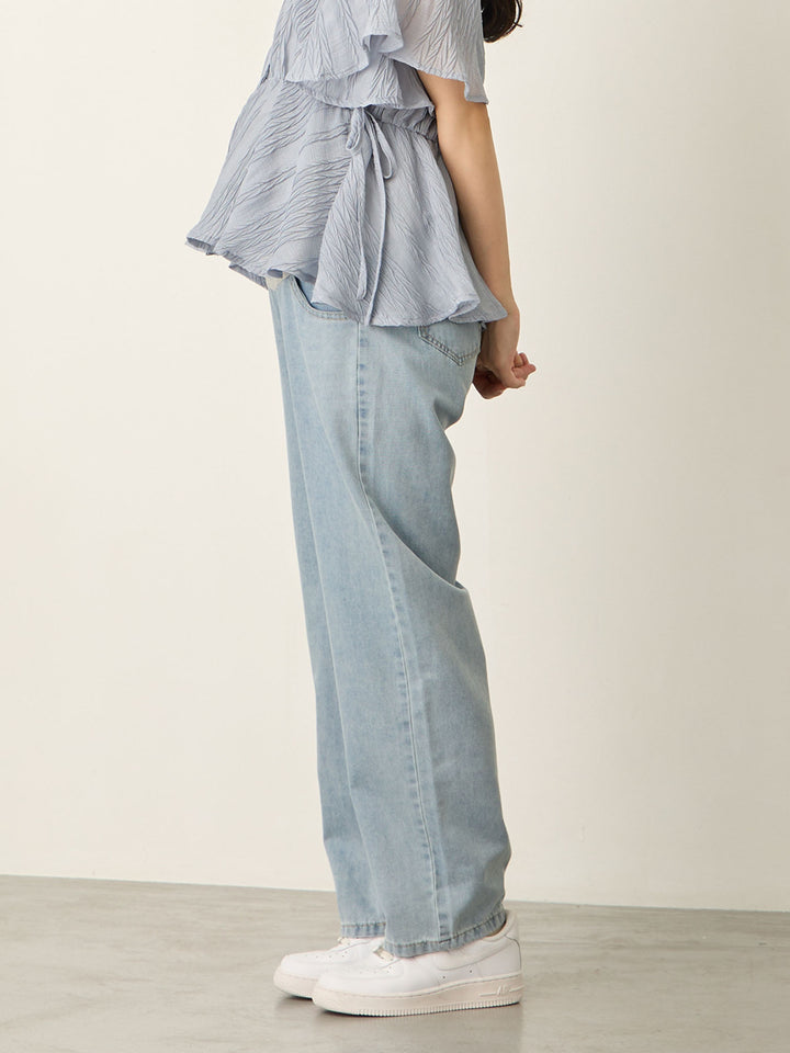 浅蓝色薄款牛仔长裤