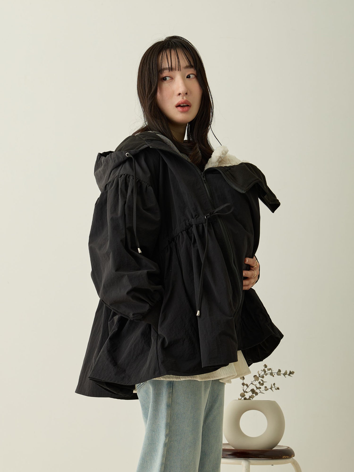 撥水加工・ダッカー付きペプラムライトアウター Black