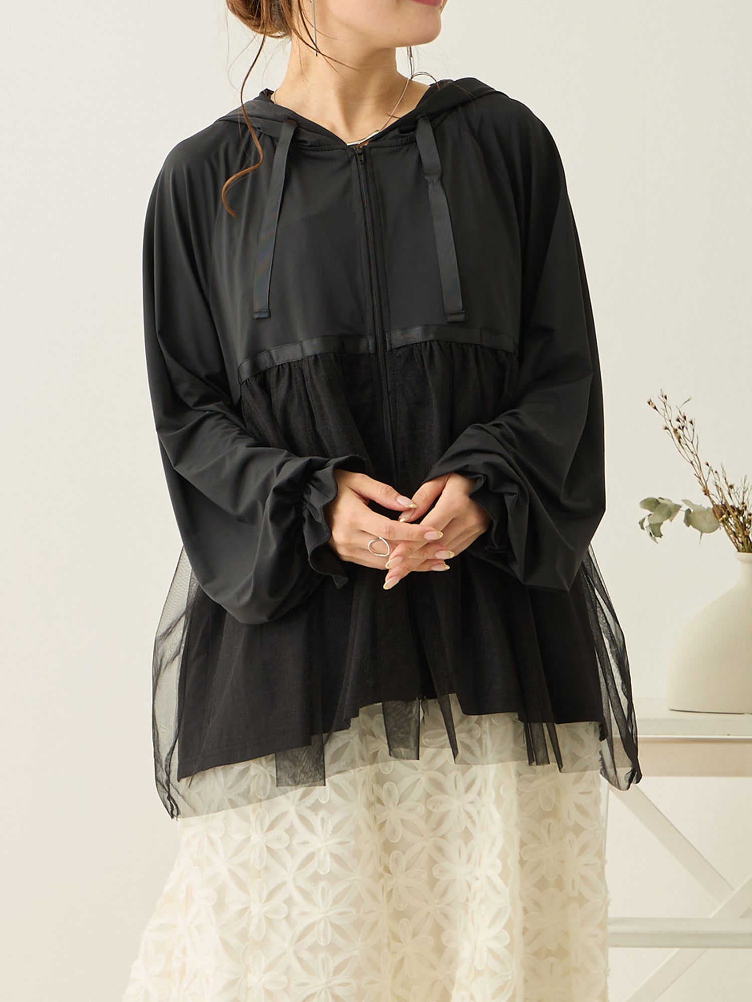 [Maternity/Nursing Wear] UV-Cut Peplum Hoodie Black