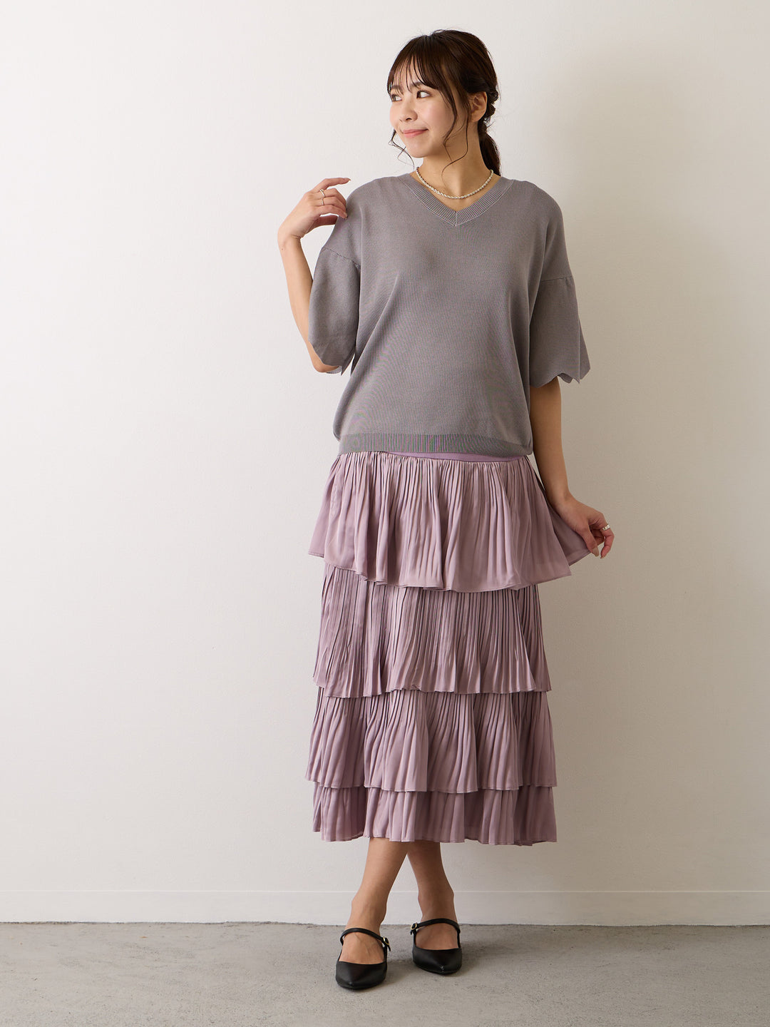 [Maternity clothes] Shiny pleated skirt with a cute luster and volume Purple