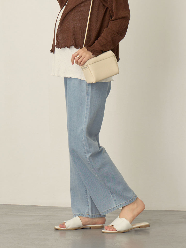 浅蓝色薄款牛仔长裤