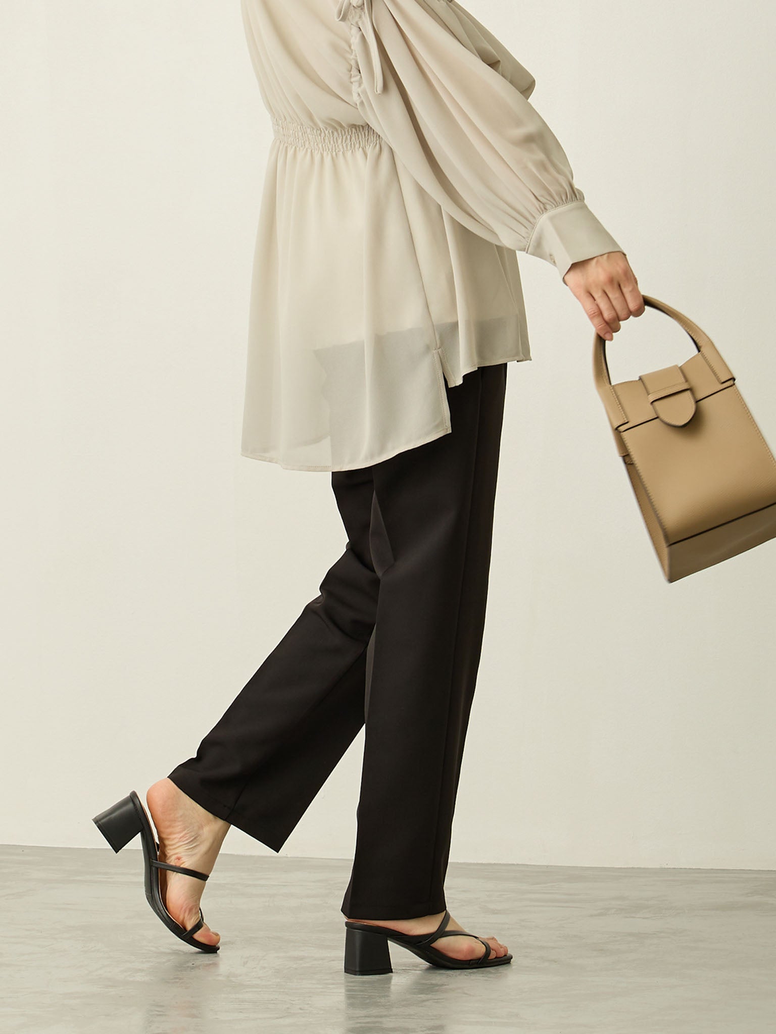 No488【BlackDENIM️monotoneデニムリメイク巾着トート✨】 新定番 ブラックデニムにスポットを当てました｜MOMOTARO JEANS