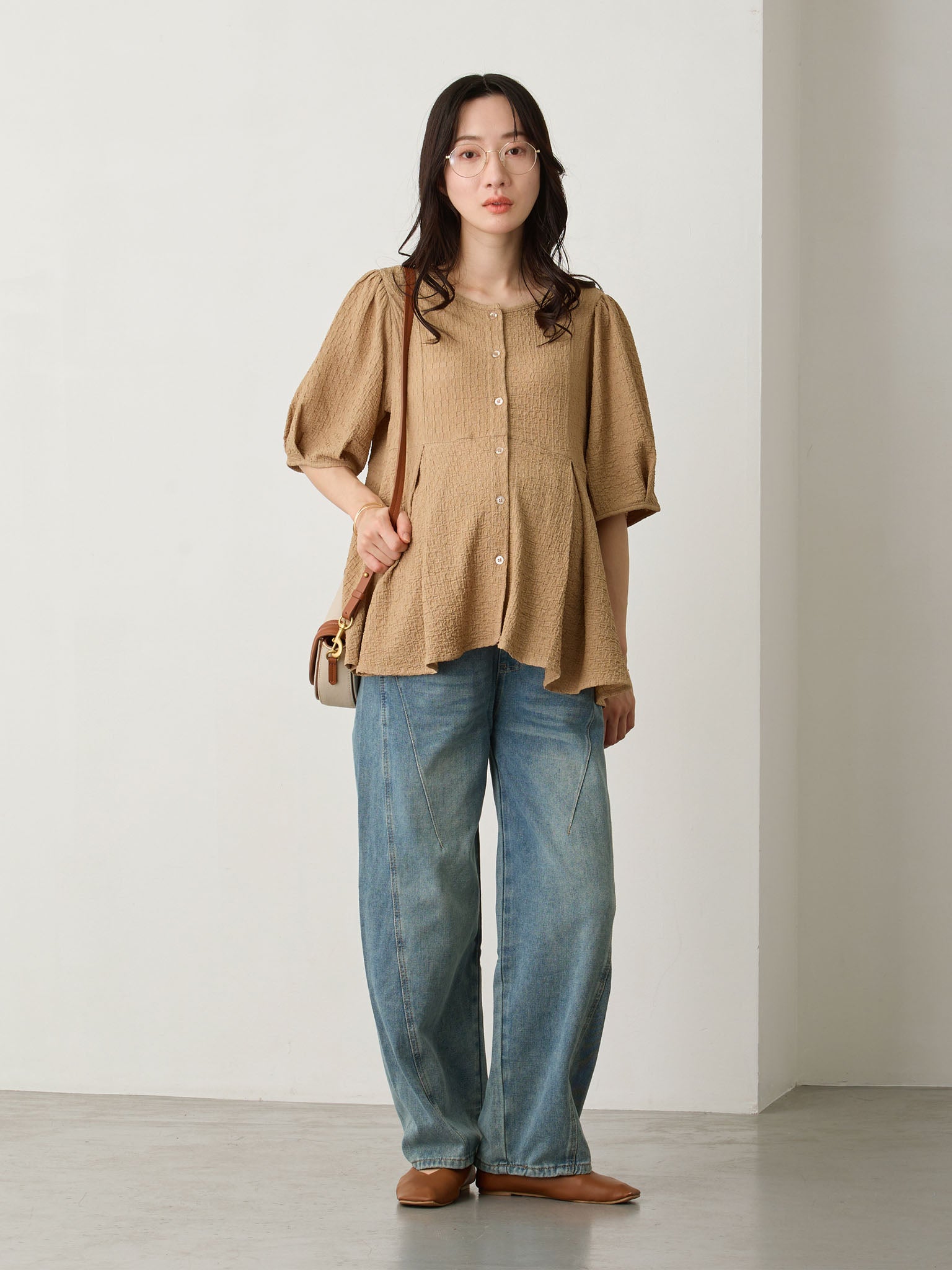 エンボスぺプラムブラウス Beige – honono for mom&baby