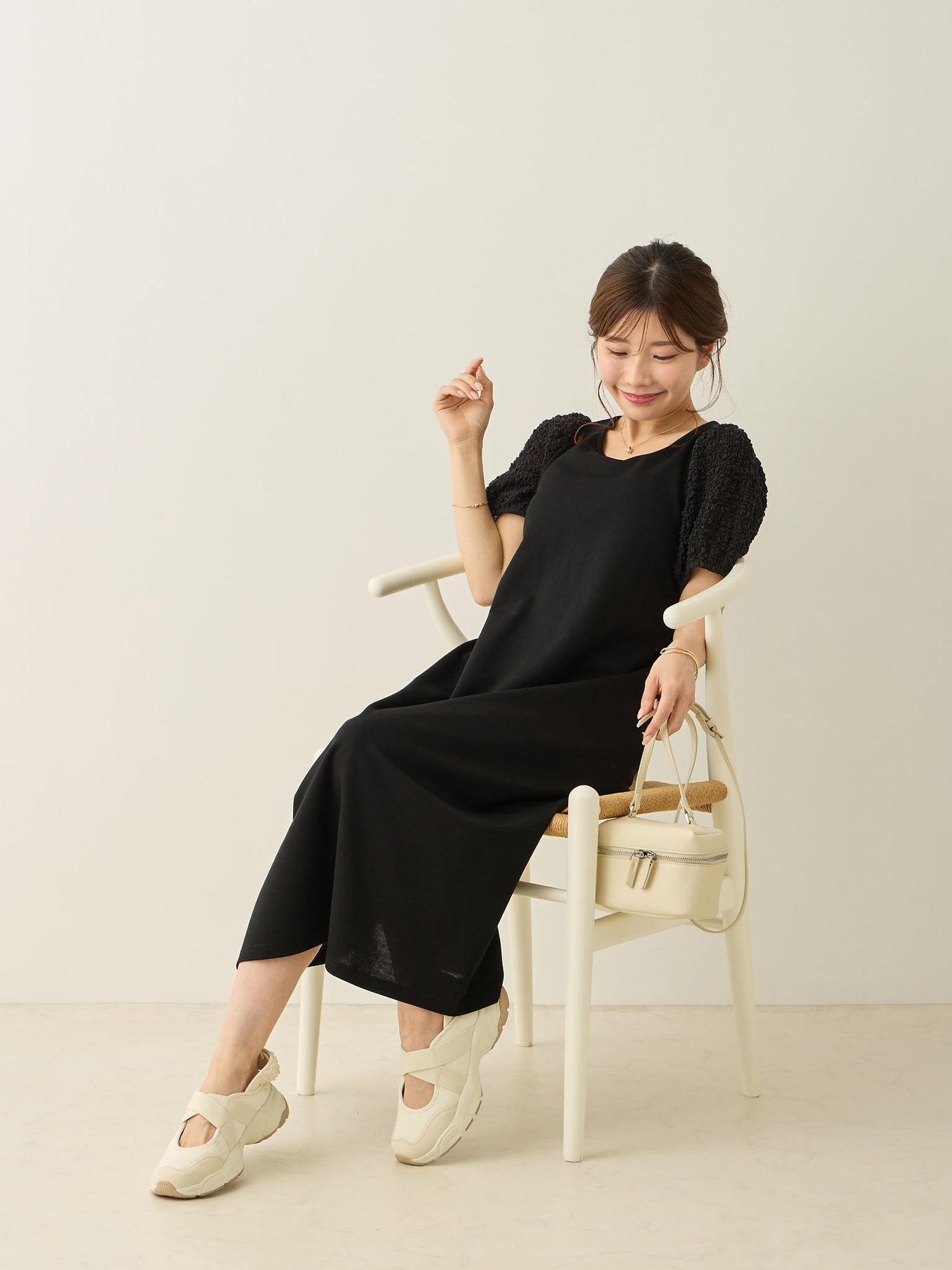 [Maternity/Nursing Wear] Cut-out dress with cups Black