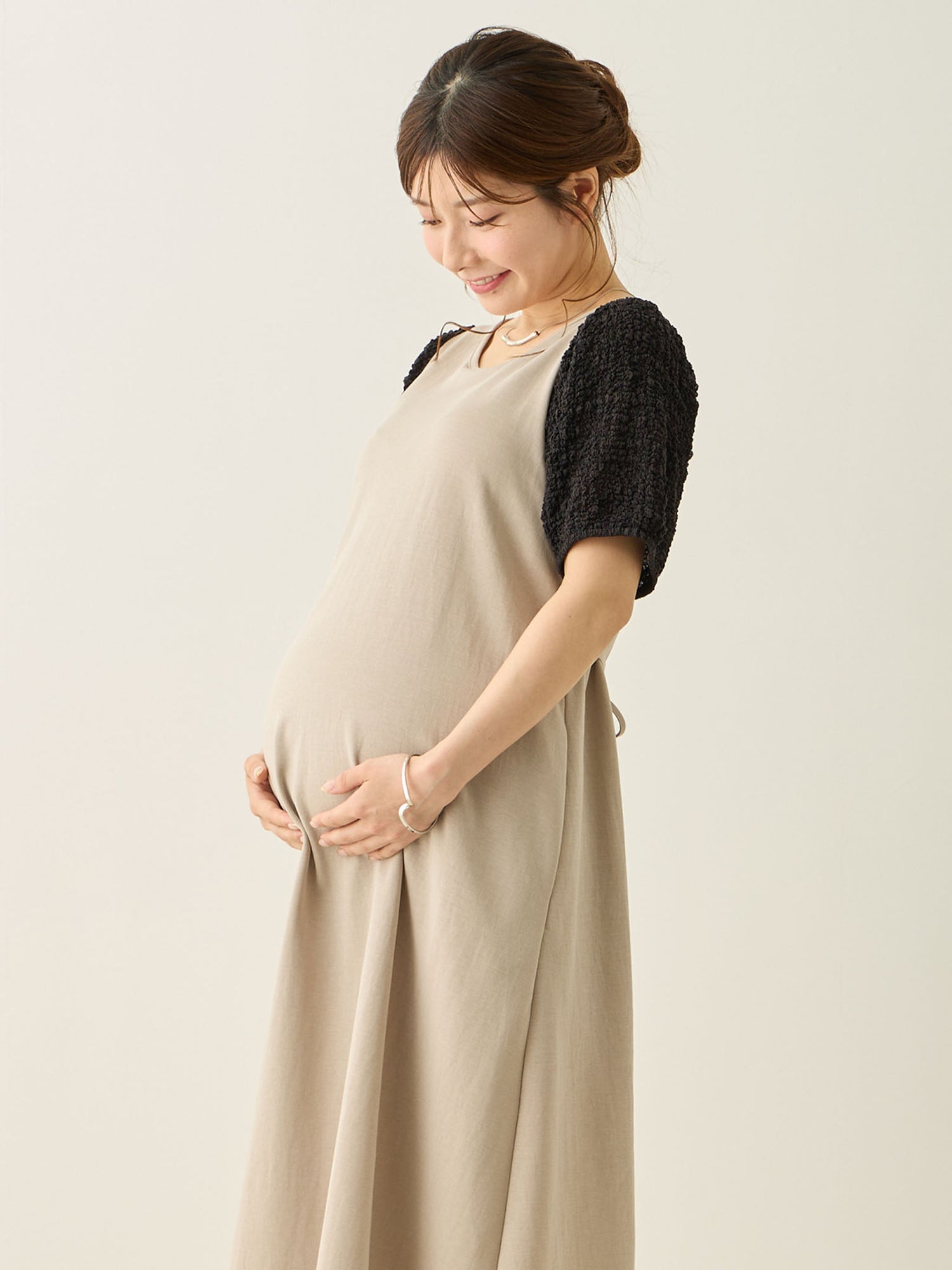 [Maternity/Nursing wear] Cupped cut dress, Light gray