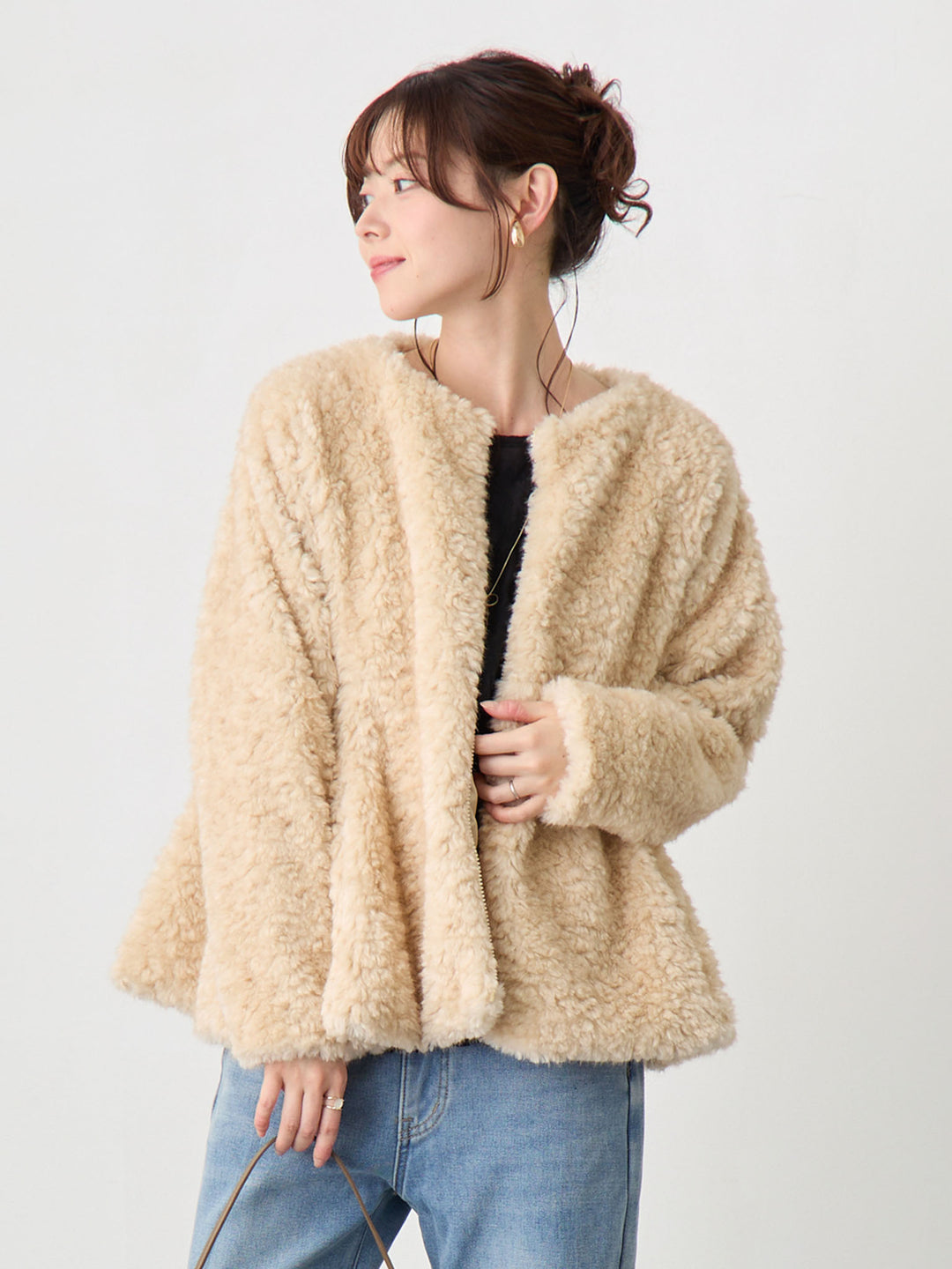 ダッカー付きフラッフィーアウター Beige