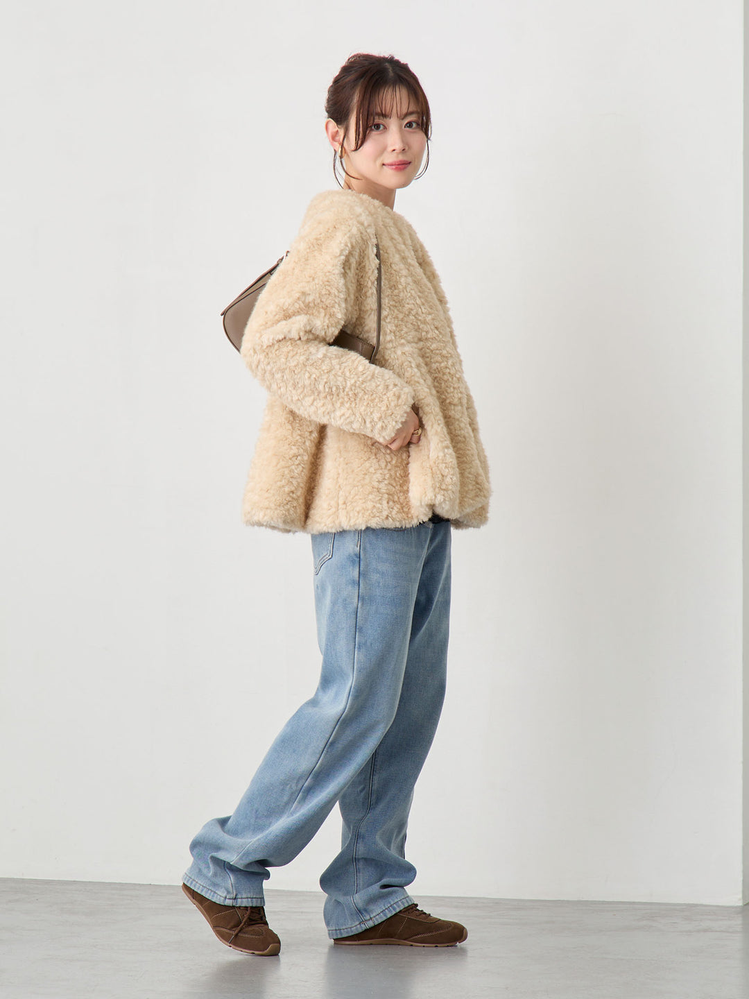 ダッカー付きフラッフィーアウター Beige