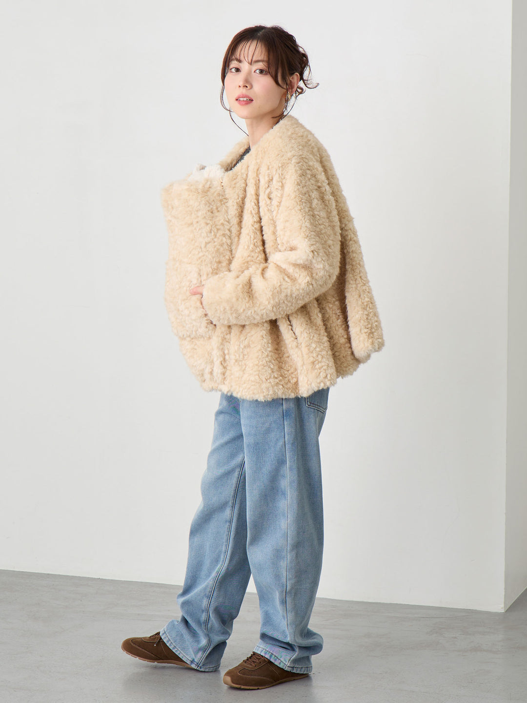 ダッカー付きフラッフィーアウター Beige
