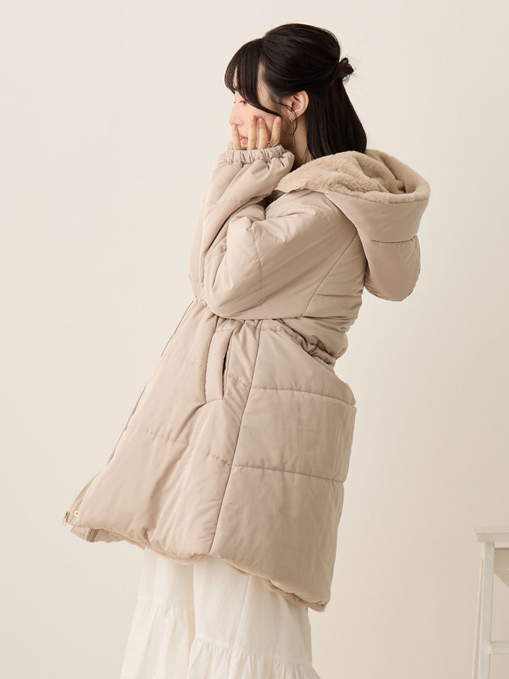 带鸭绒灰的衬垫外套