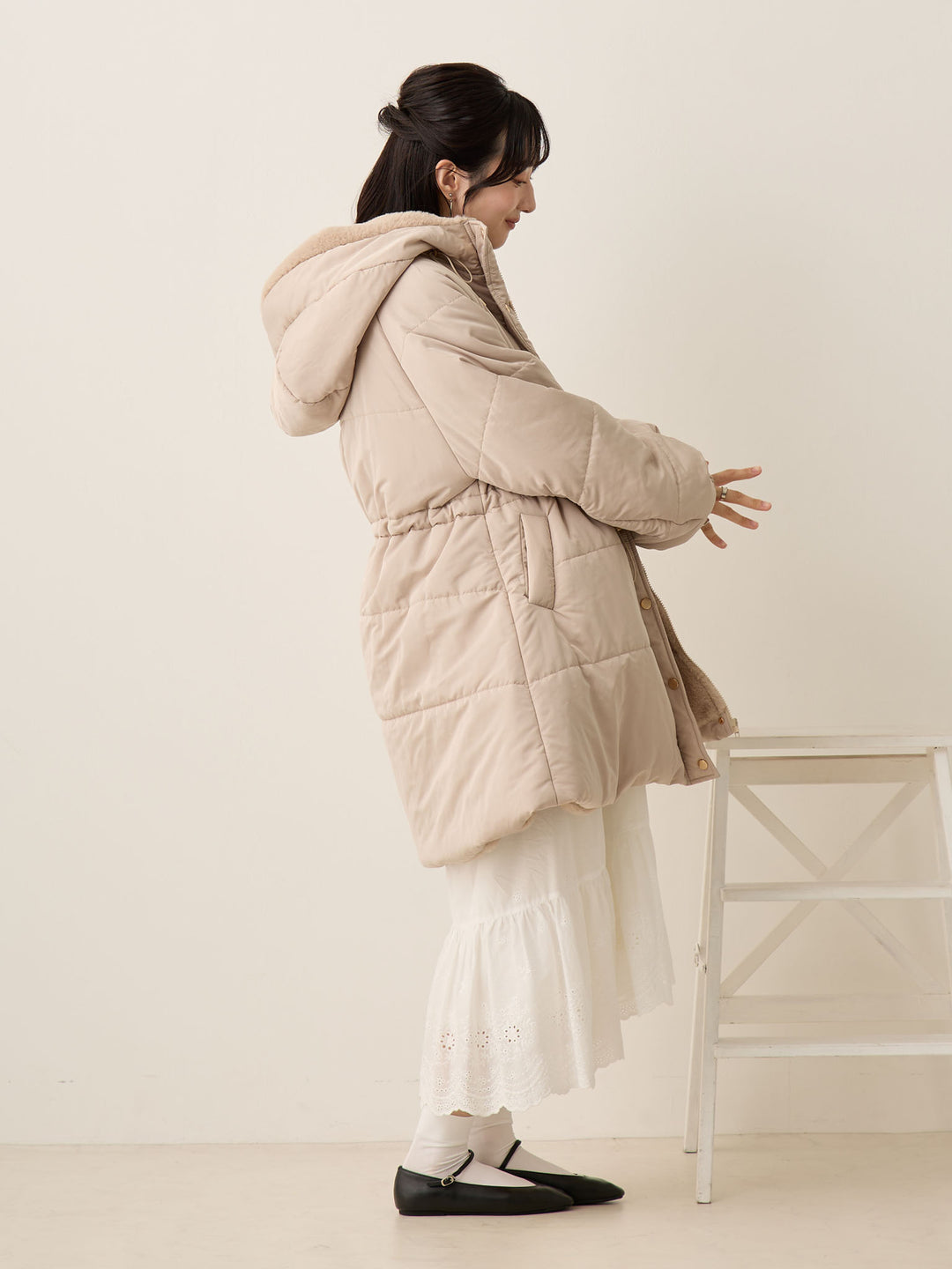 带鸭绒灰的衬垫外套