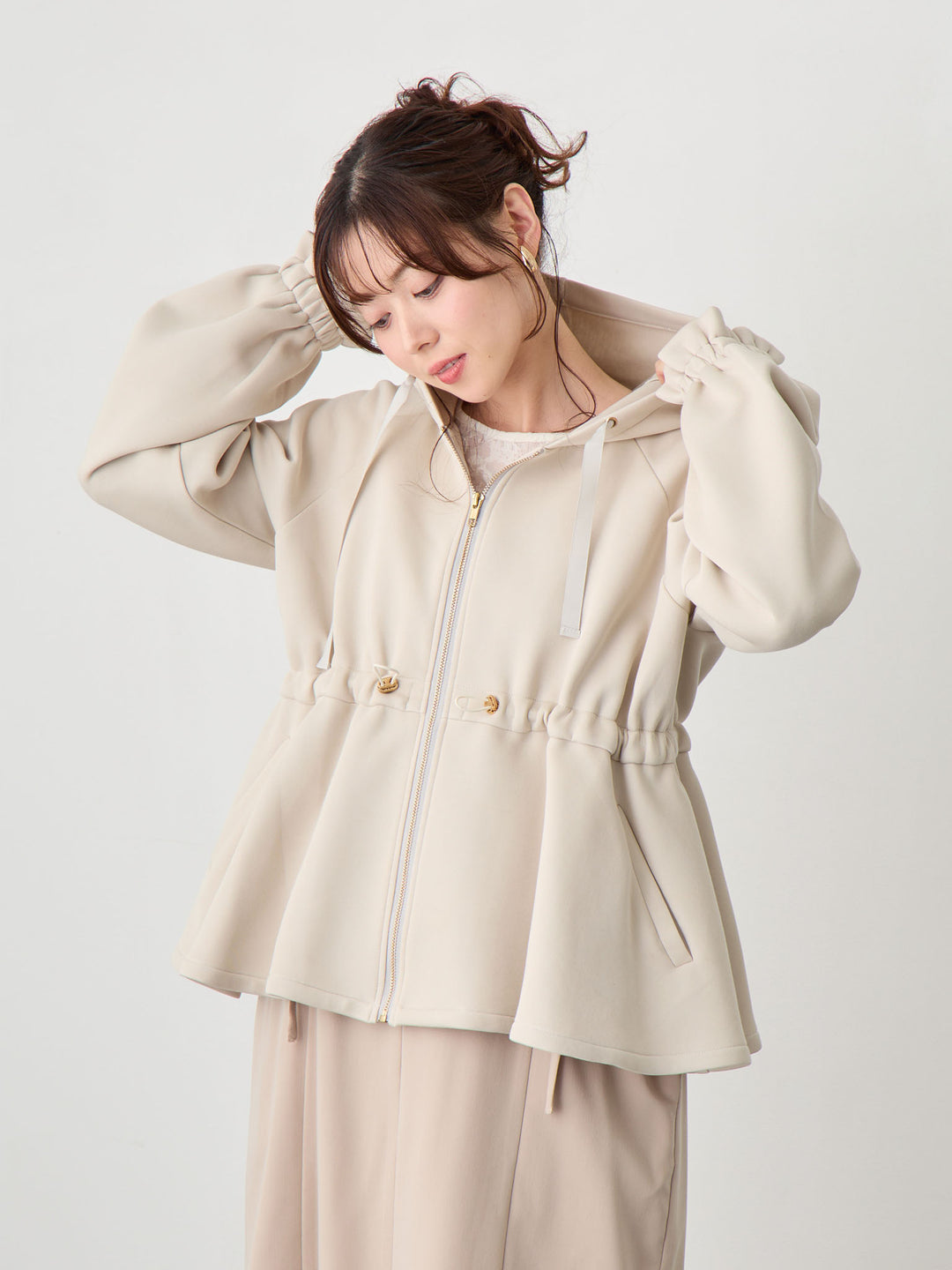 ダッカー付きダンボールライトアウター Beige