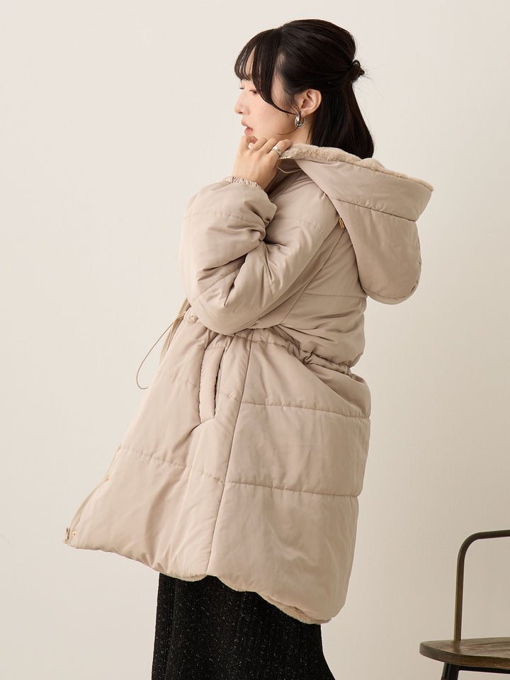 带鸭绒灰的衬垫外套