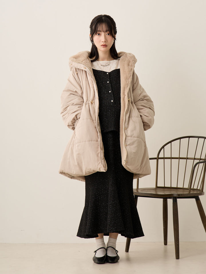 带鸭绒灰的衬垫外套