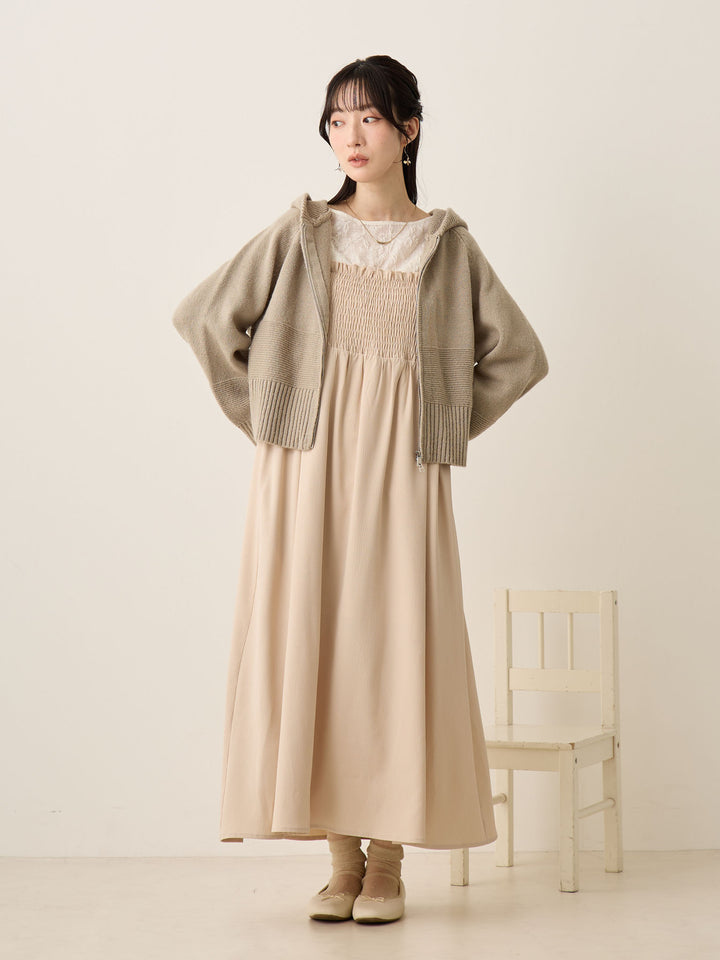 象牙色花朵提花上衣