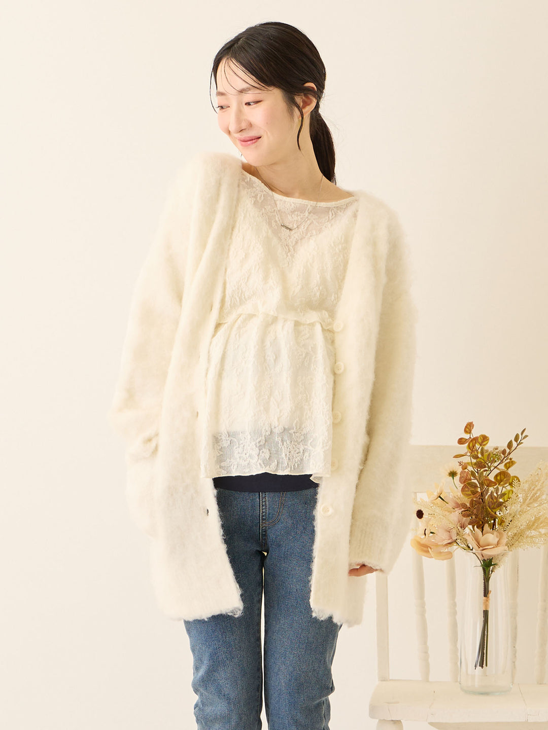 象牙色花朵提花上衣