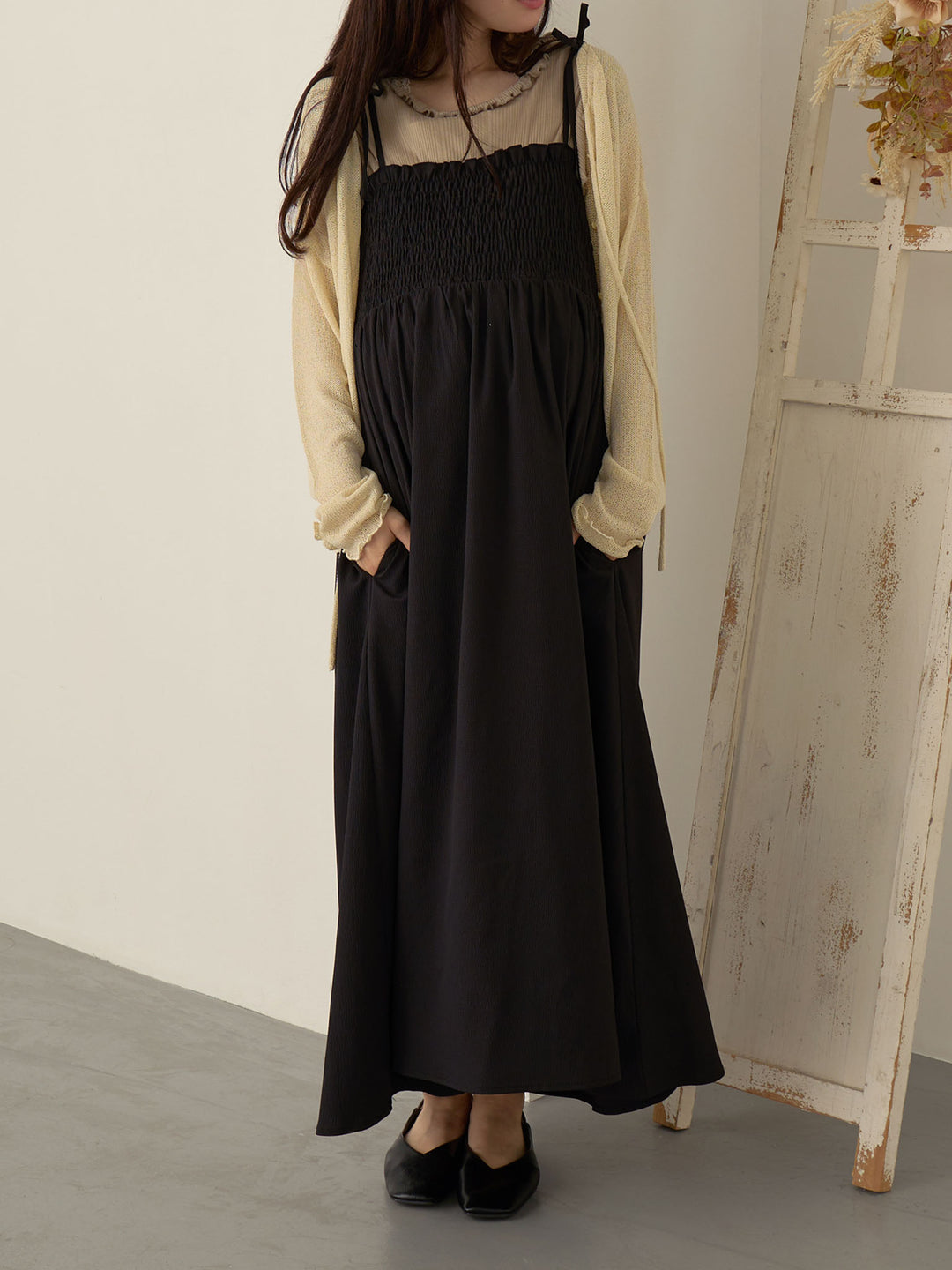 褶皱吊带连衣裙 黑色