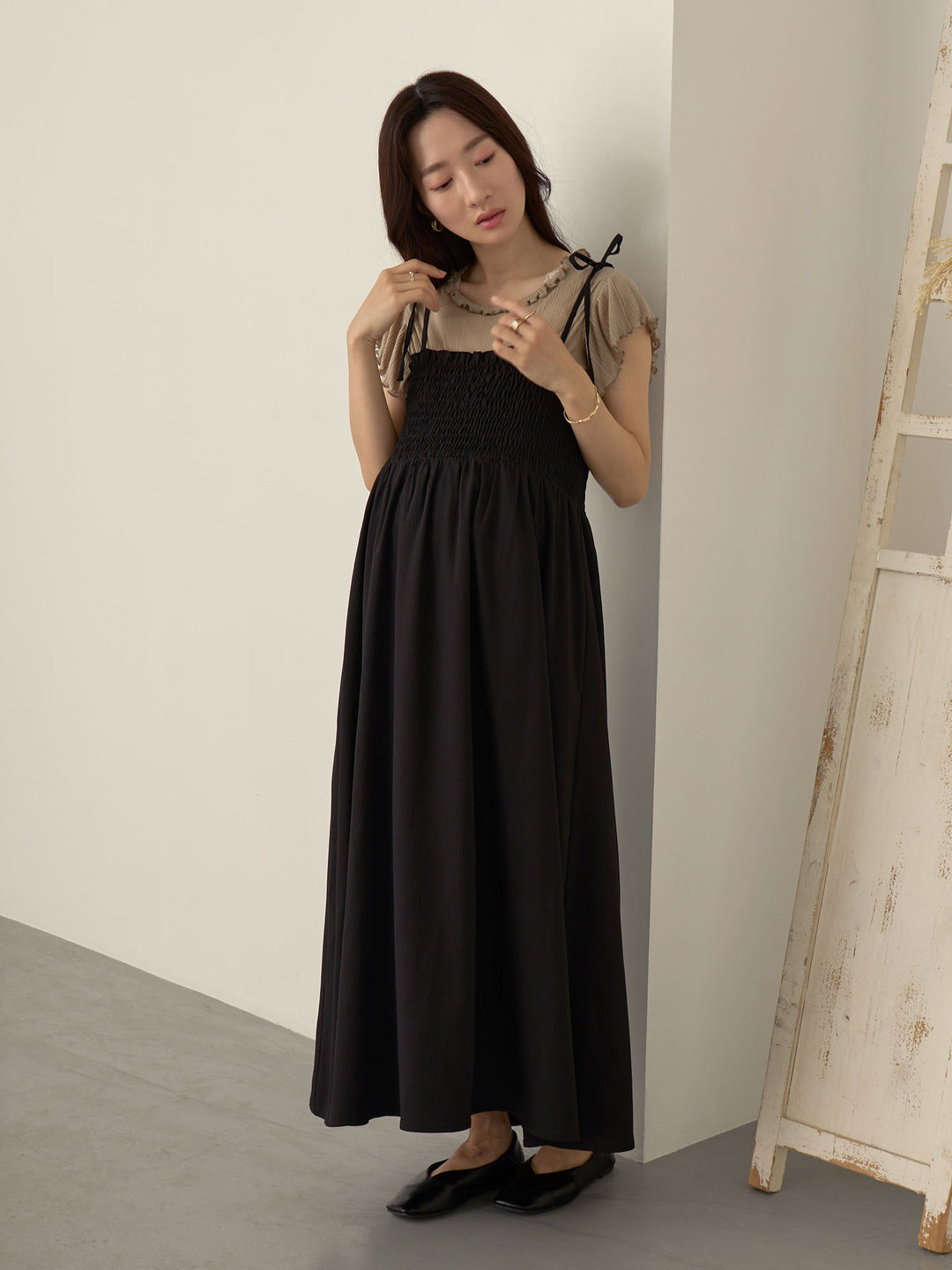 褶皱吊带连衣裙 黑色