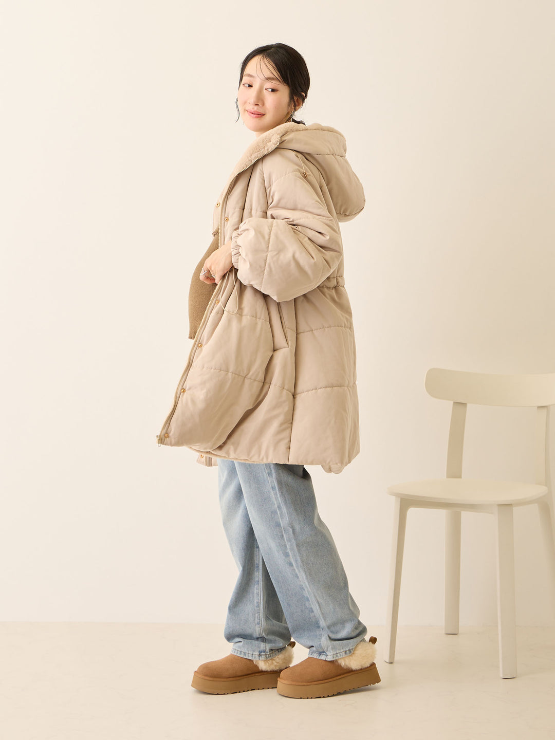 带鸭绒灰的衬垫外套