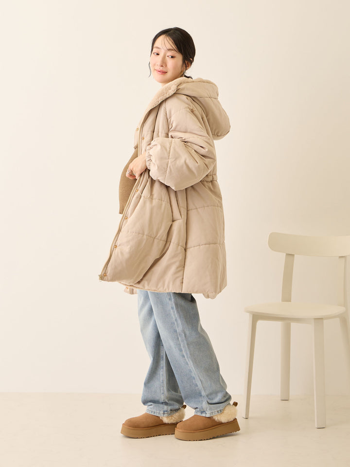 带鸭绒灰的衬垫外套