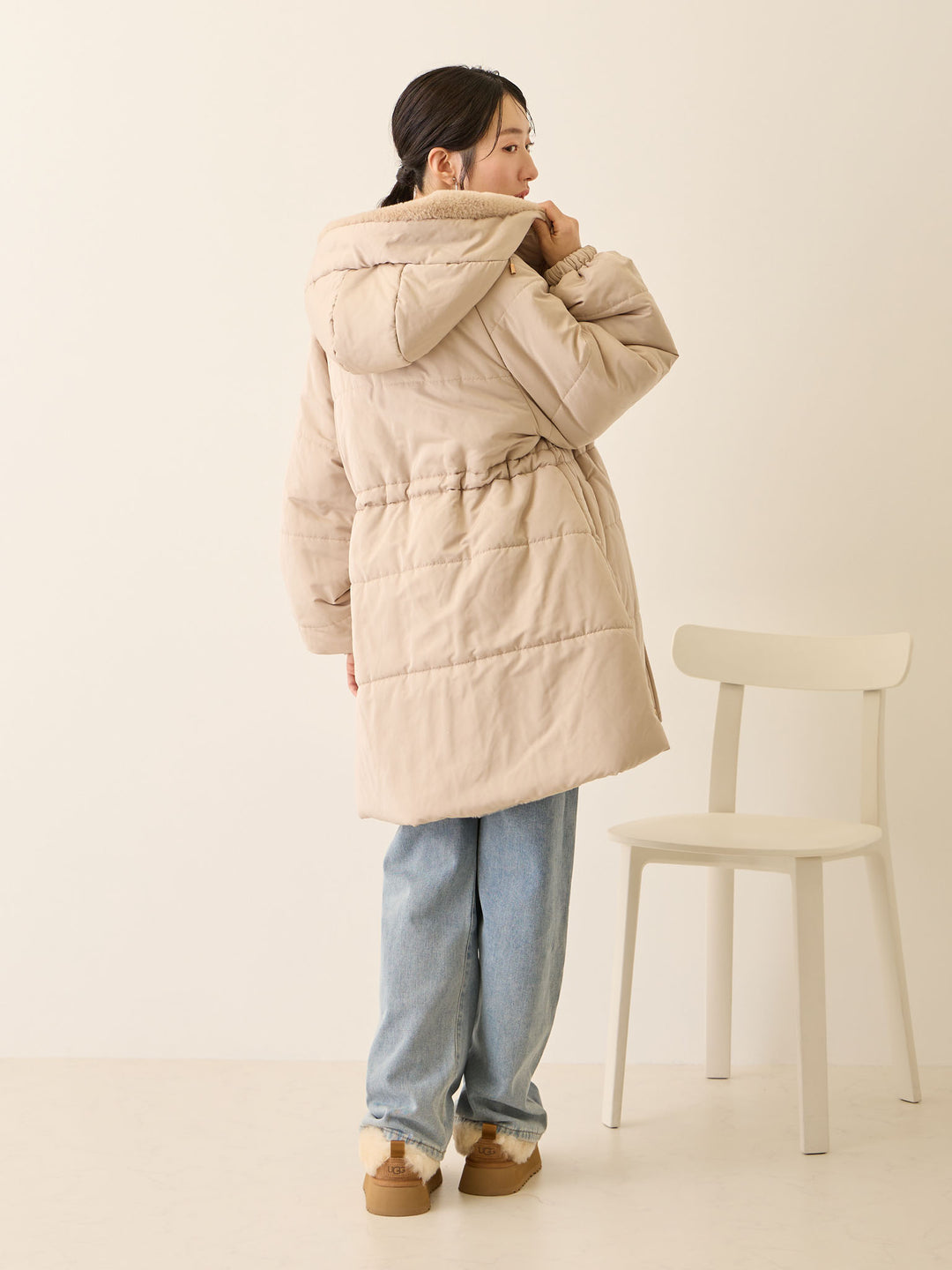 带鸭绒灰的衬垫外套