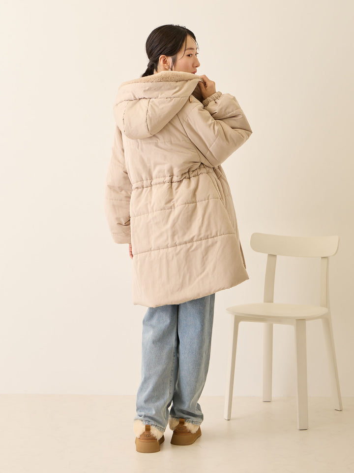 带鸭绒灰的衬垫外套