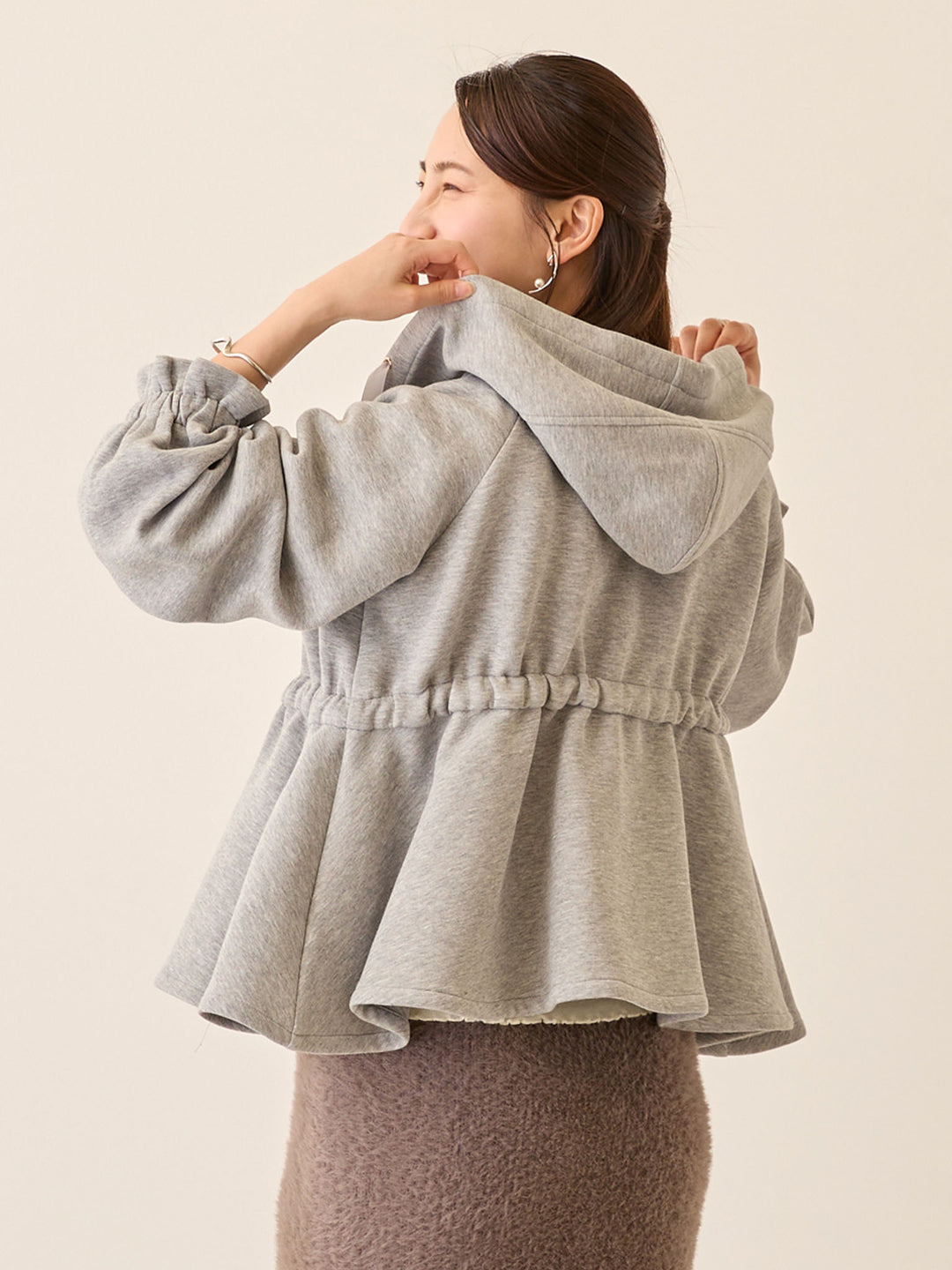 ダッカー付きダンボールライトアウター Gray