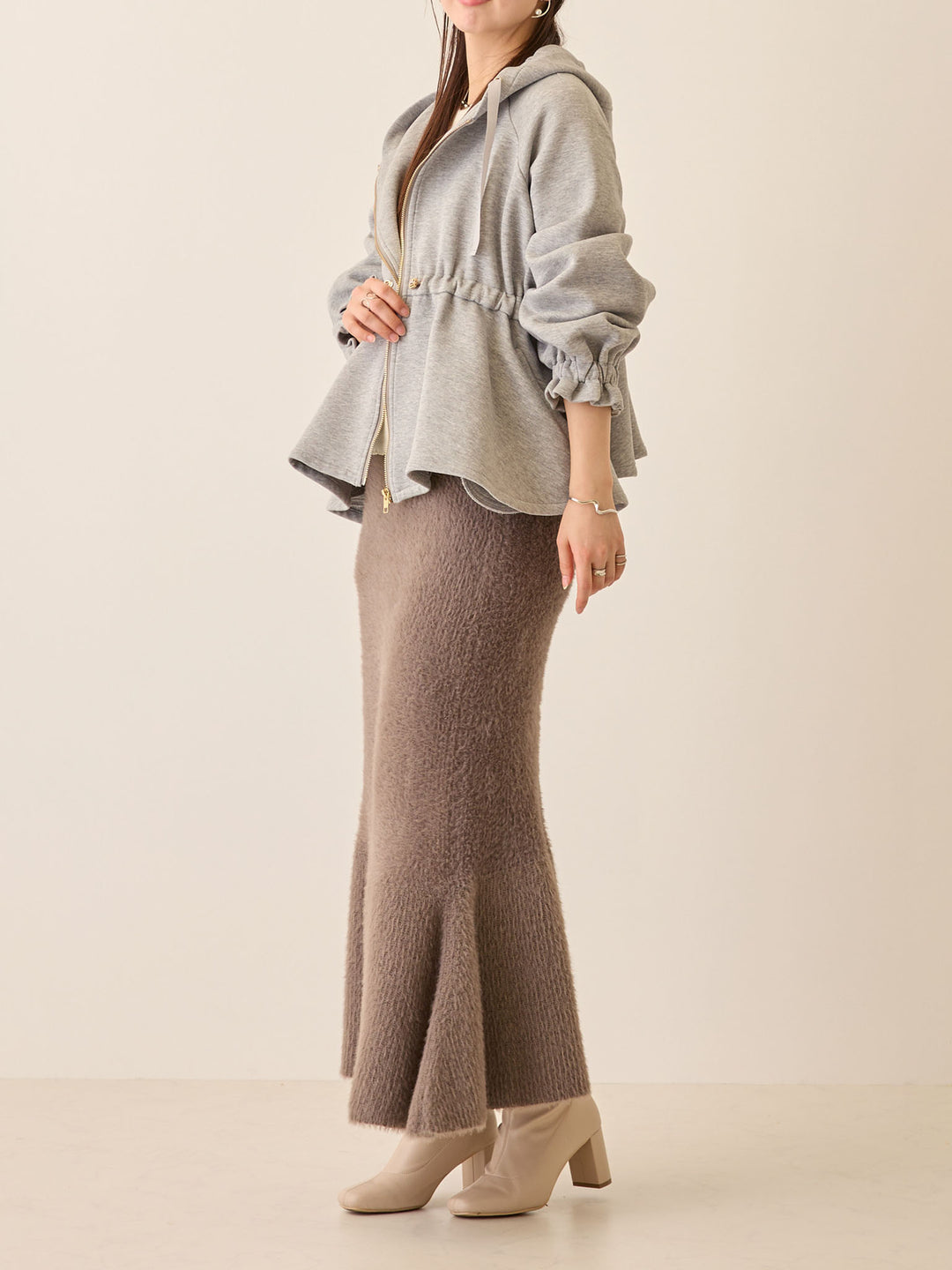 ダッカー付きダンボールライトアウター Gray