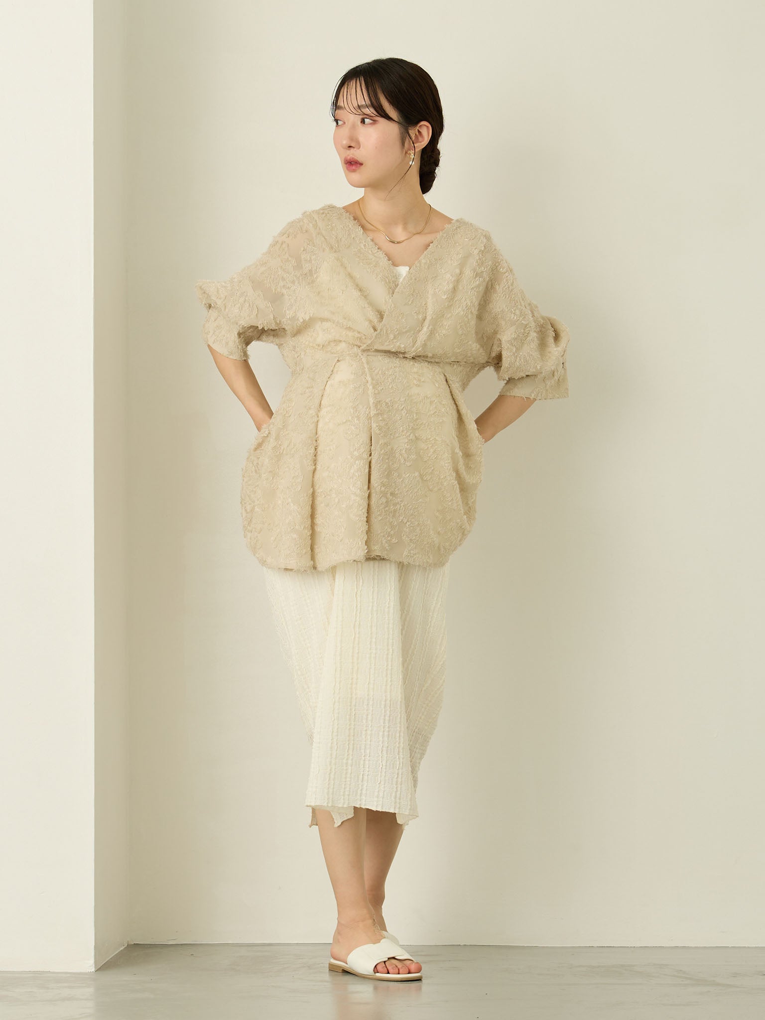 heve PEONY ペプラムブラウス Heve ピオニーペプラムブラウス - メルカリ