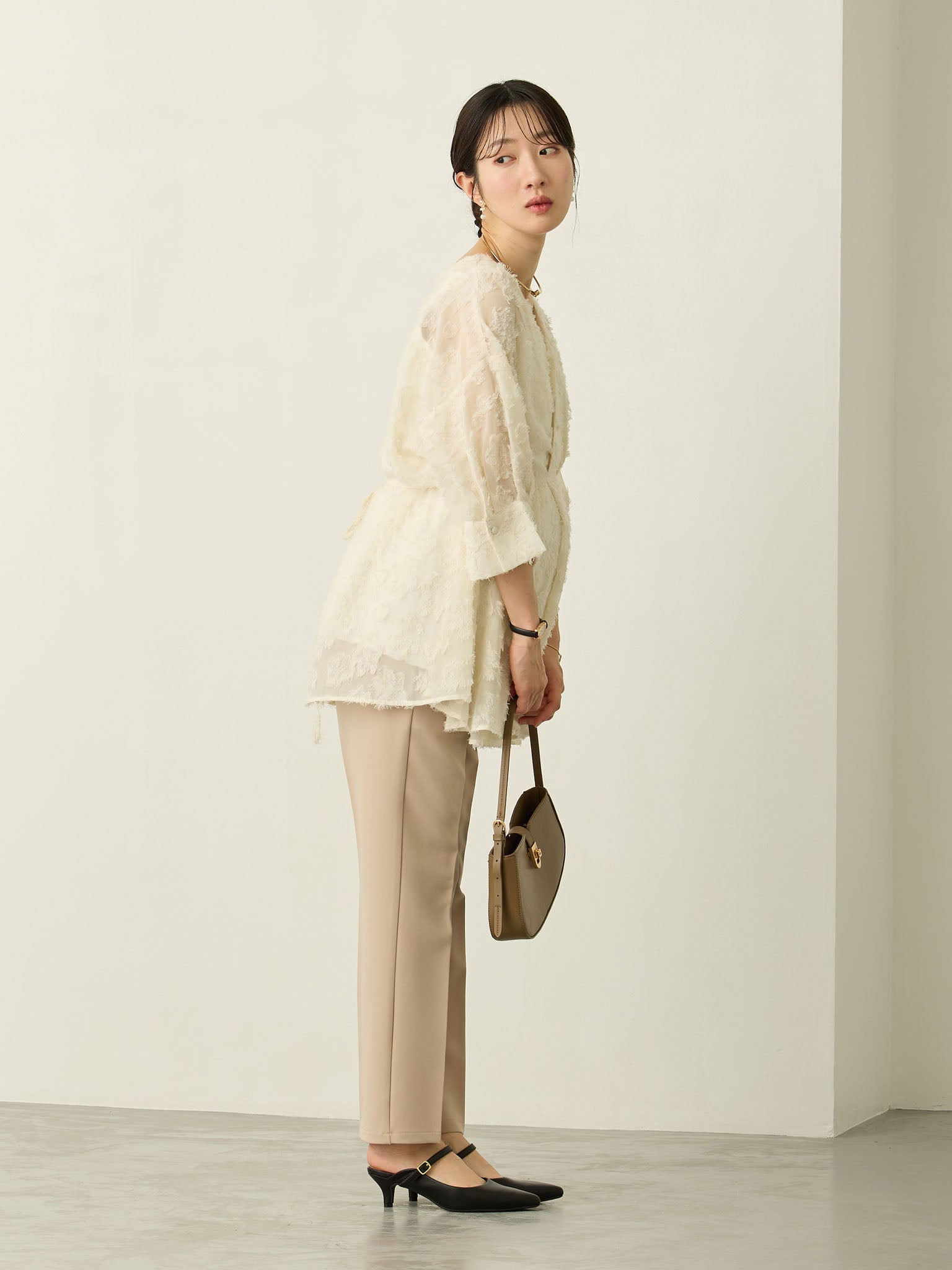 フェザーぺプラムブラウス Ivory – honono for mom&baby