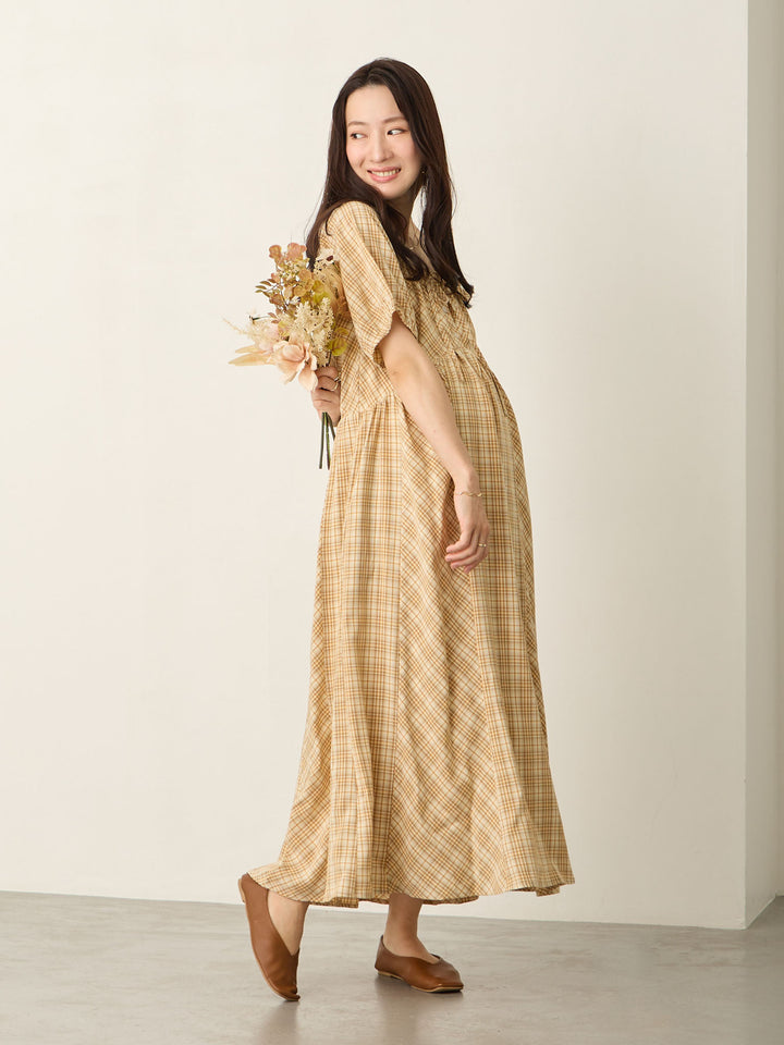 米色泡泡袖格纹连衣裙