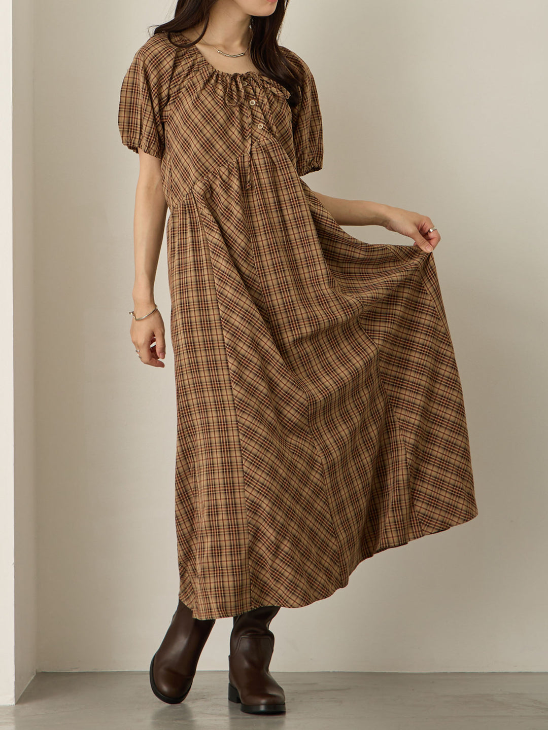 泡泡袖格纹连衣裙 棕色
