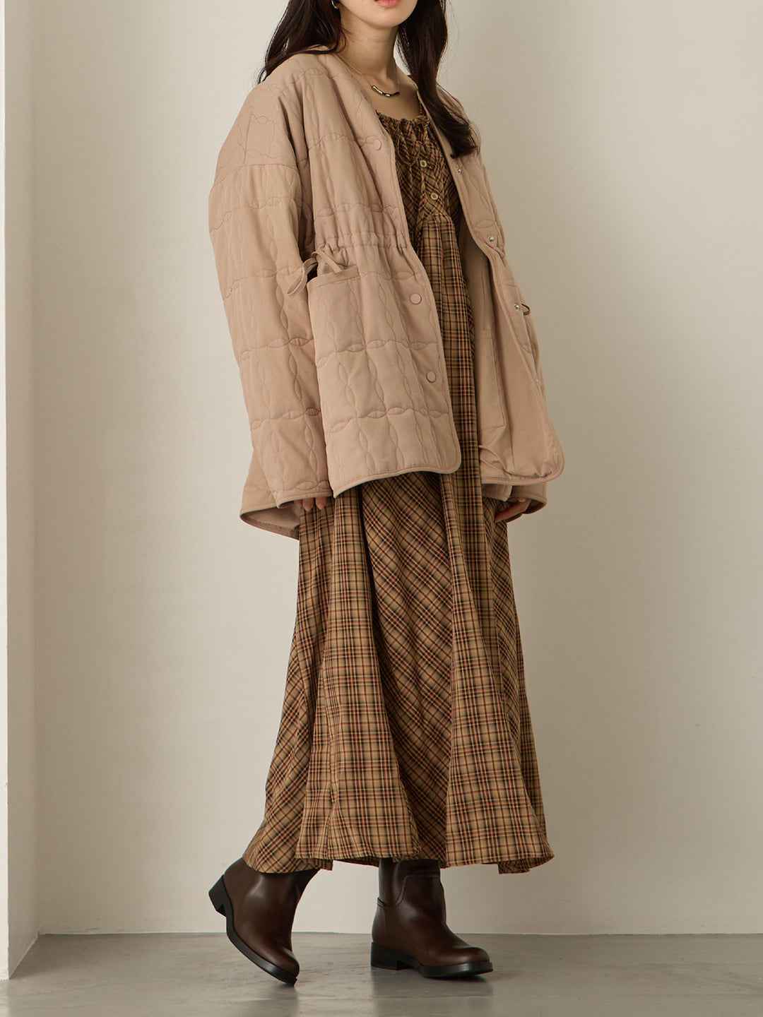 原创绗缝外套，采用鸭绒灰