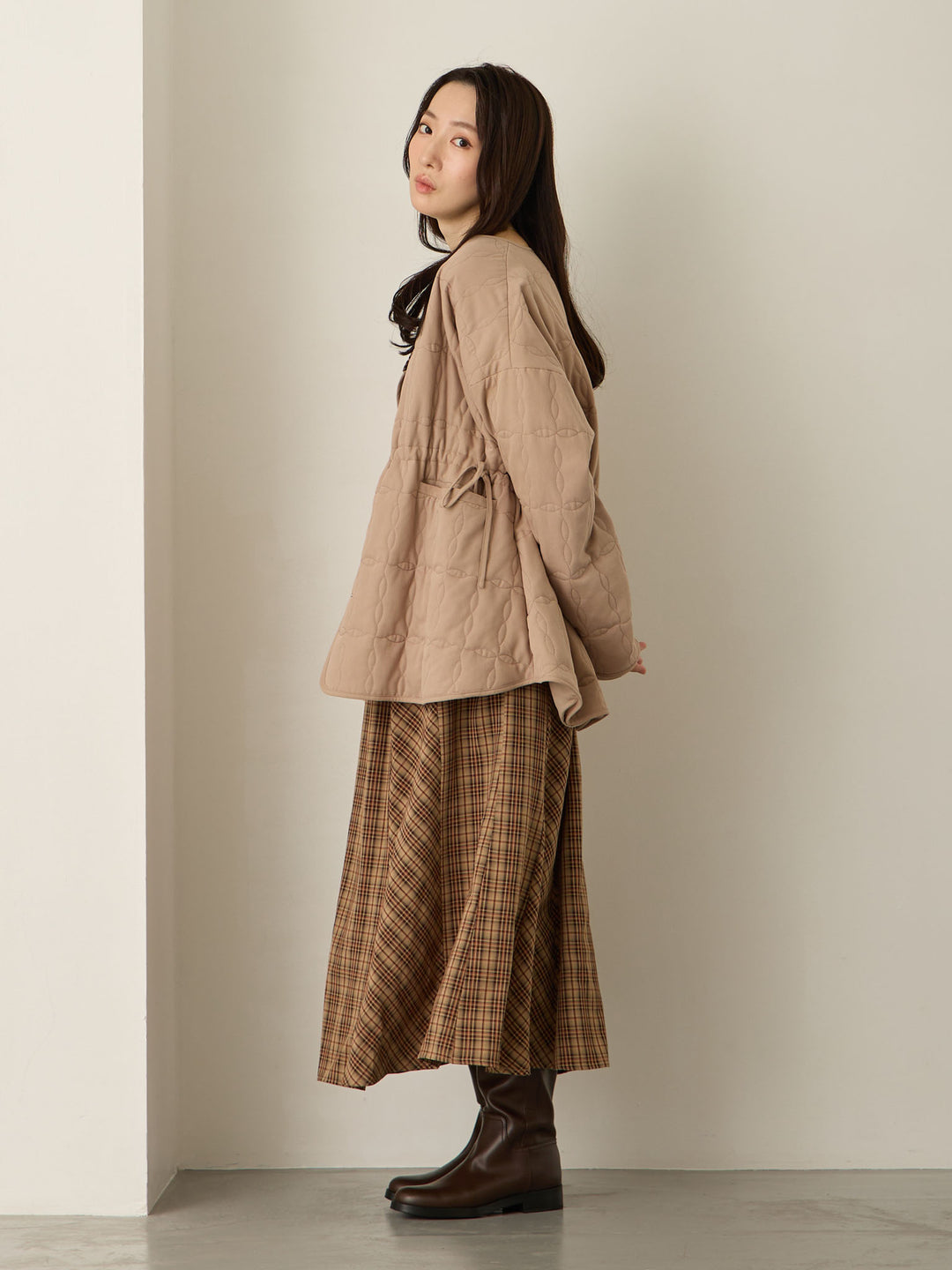 原创绗缝外套，采用鸭绒灰