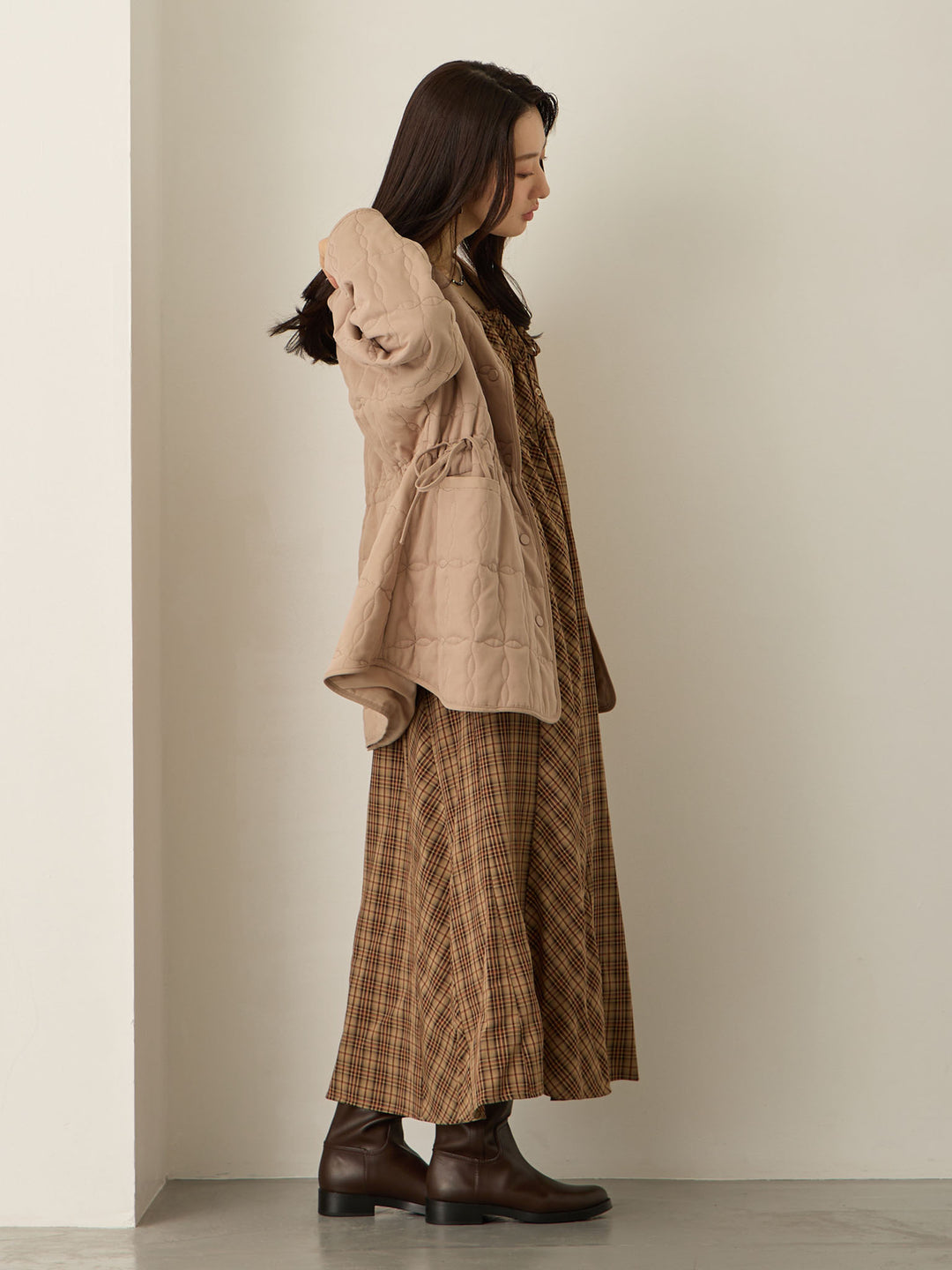 原创绗缝外套，采用鸭绒灰