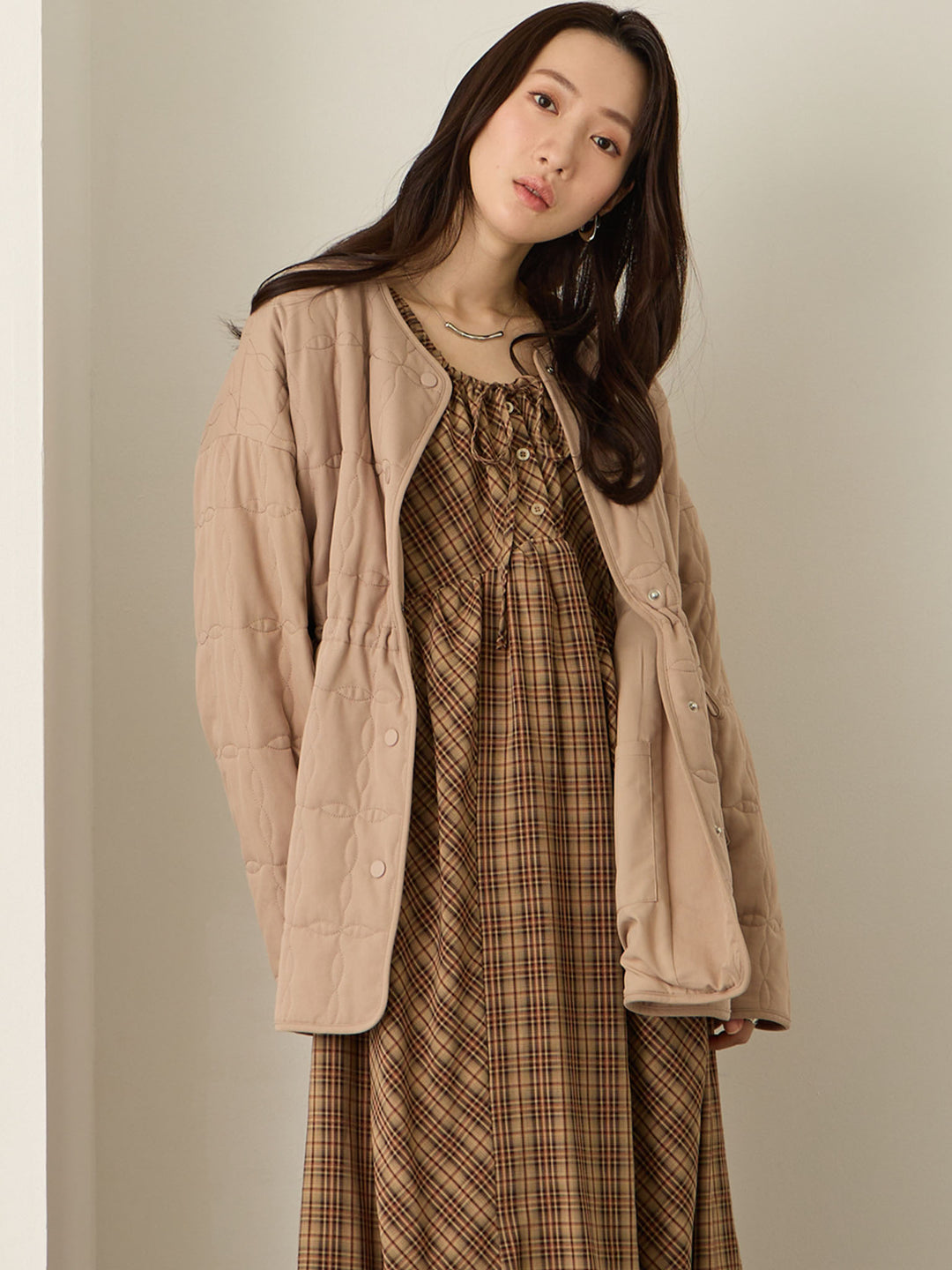 原创绗缝外套，采用鸭绒灰