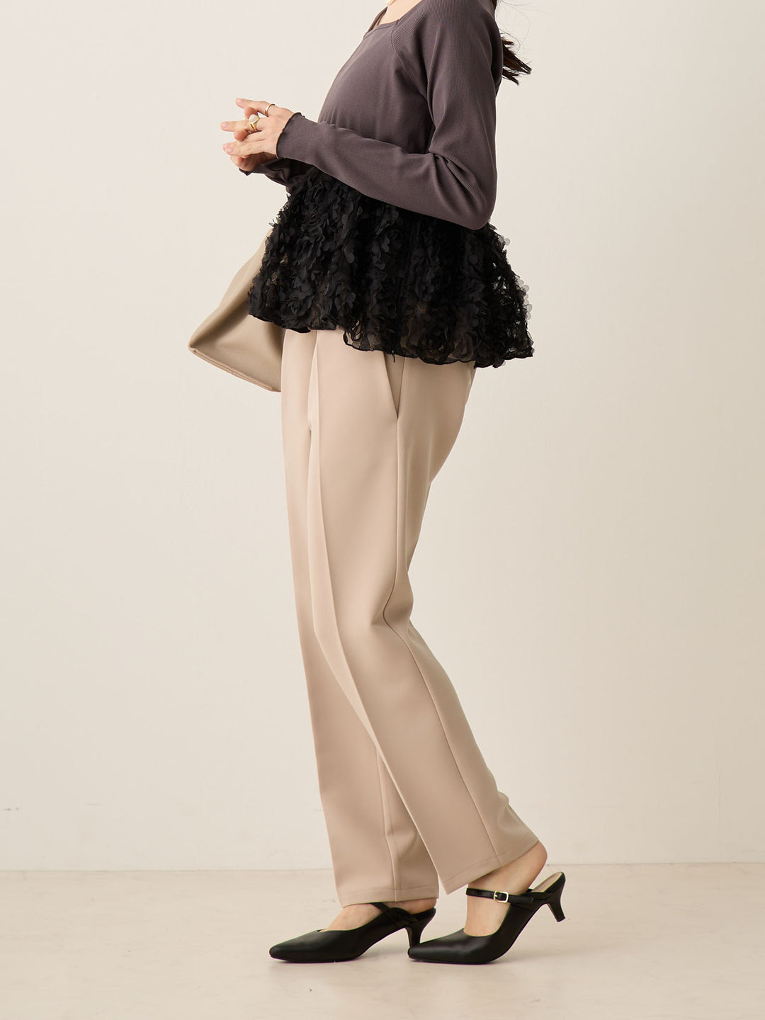 セレモニー対応・美脚見えマタニティテーパードパンツ Beige