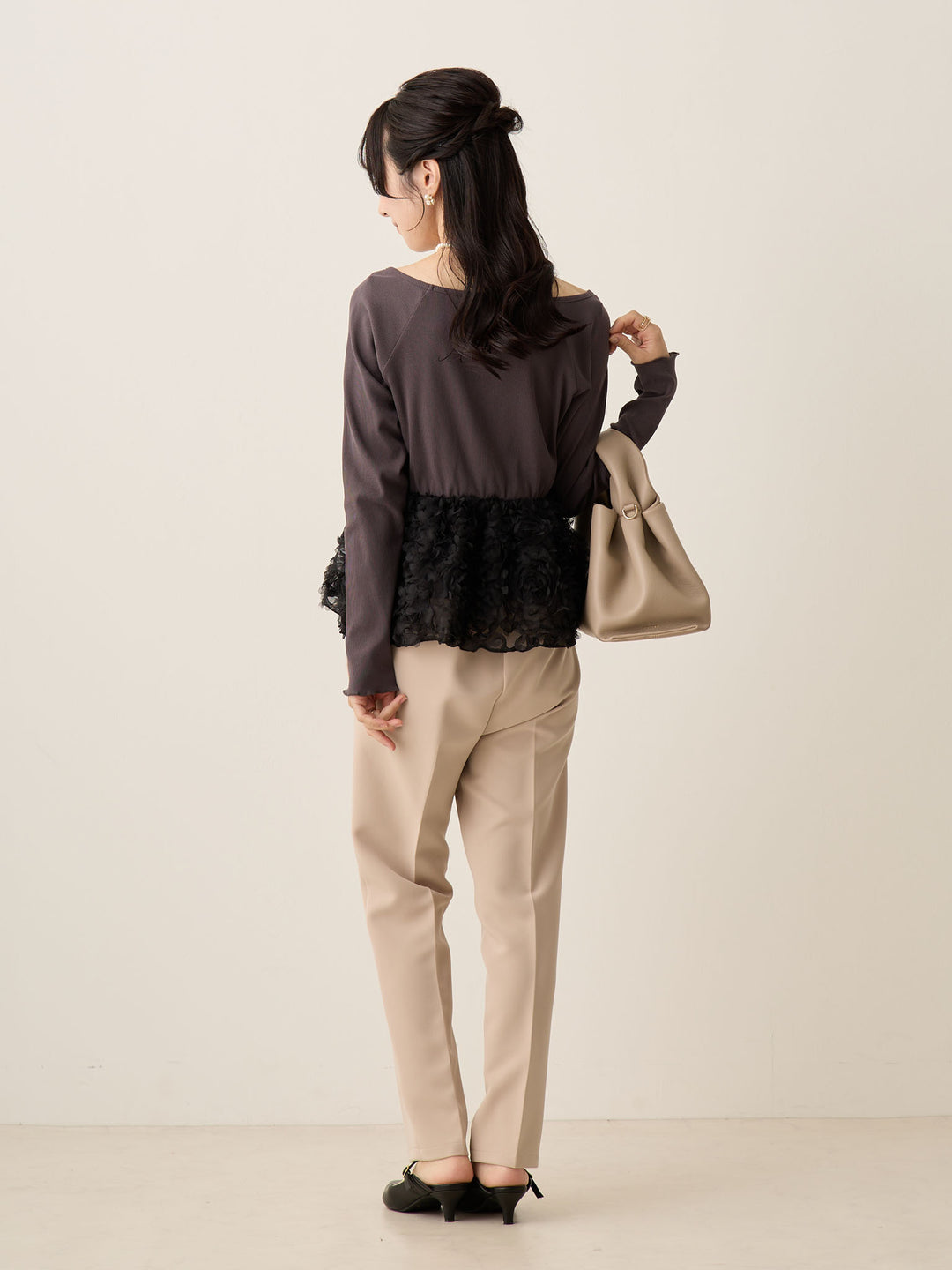 セレモニー対応・美脚見えマタニティテーパードパンツ Beige