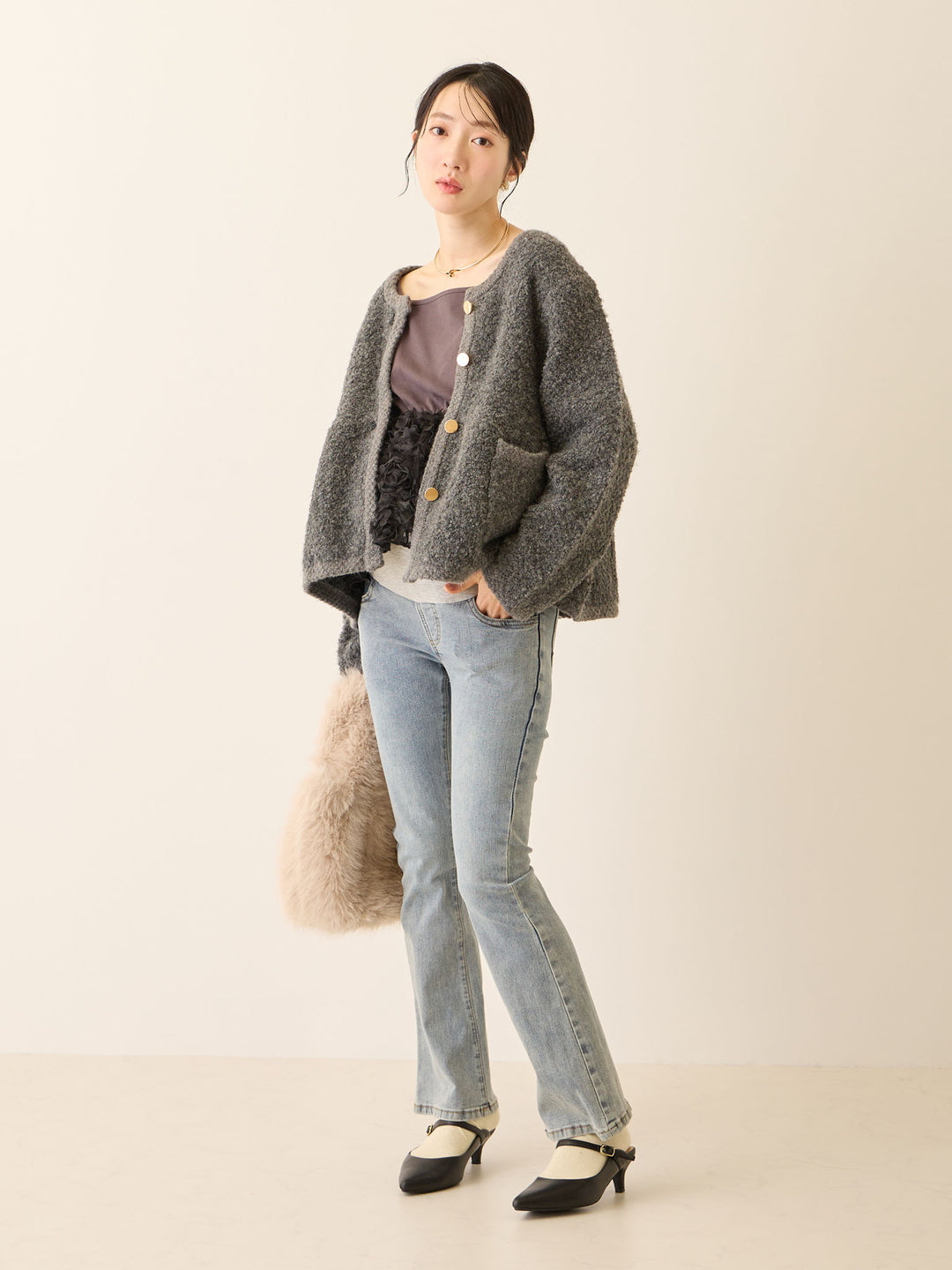 炭灰色薄纱荷叶边上衣