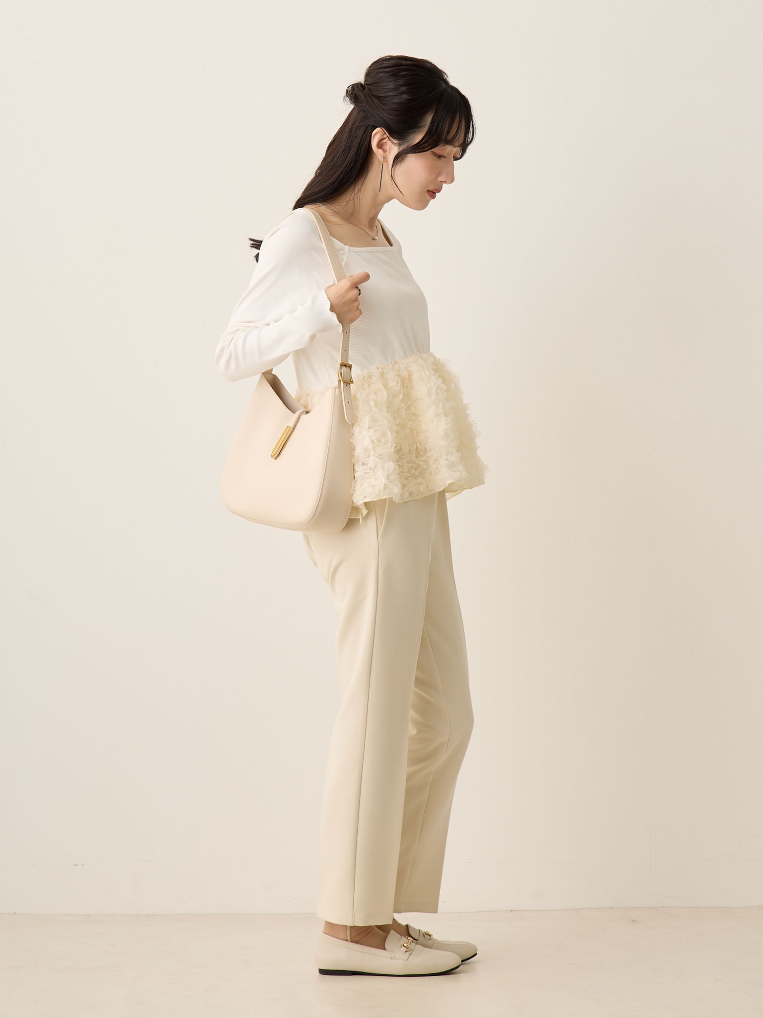 セレモニー対応・美脚見えマタニティテーパードパンツ Ivory – honono